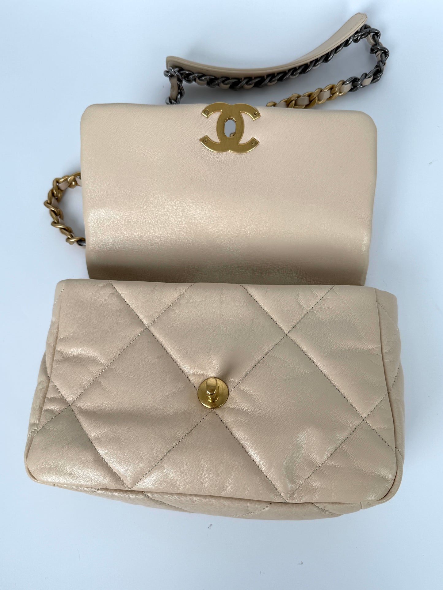 CHANEL 19 2020 Medium Beige Goatskin Gold Hardware Flap Bag