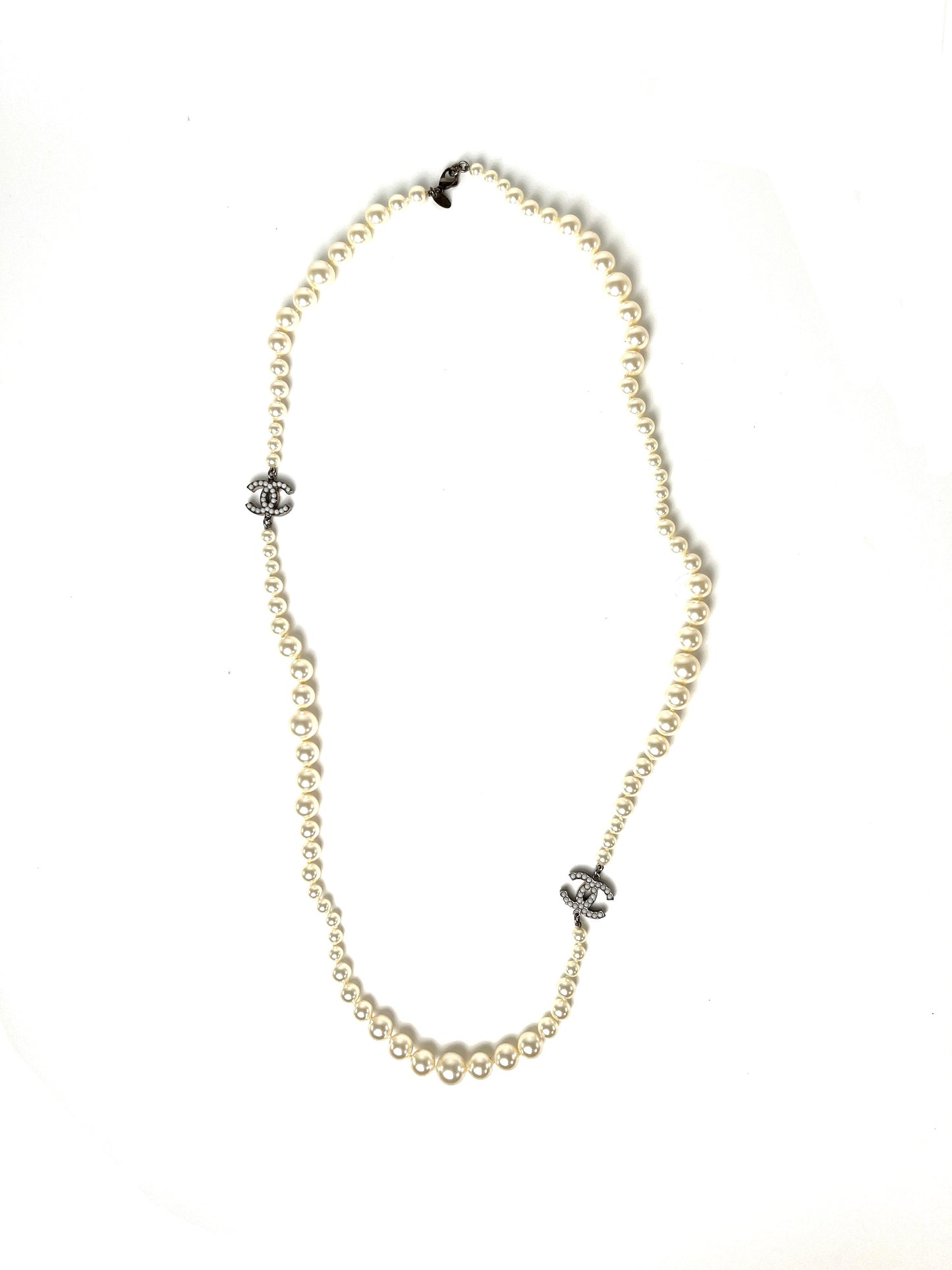 CHANEL Faux Pearl CC Station Long Necklace