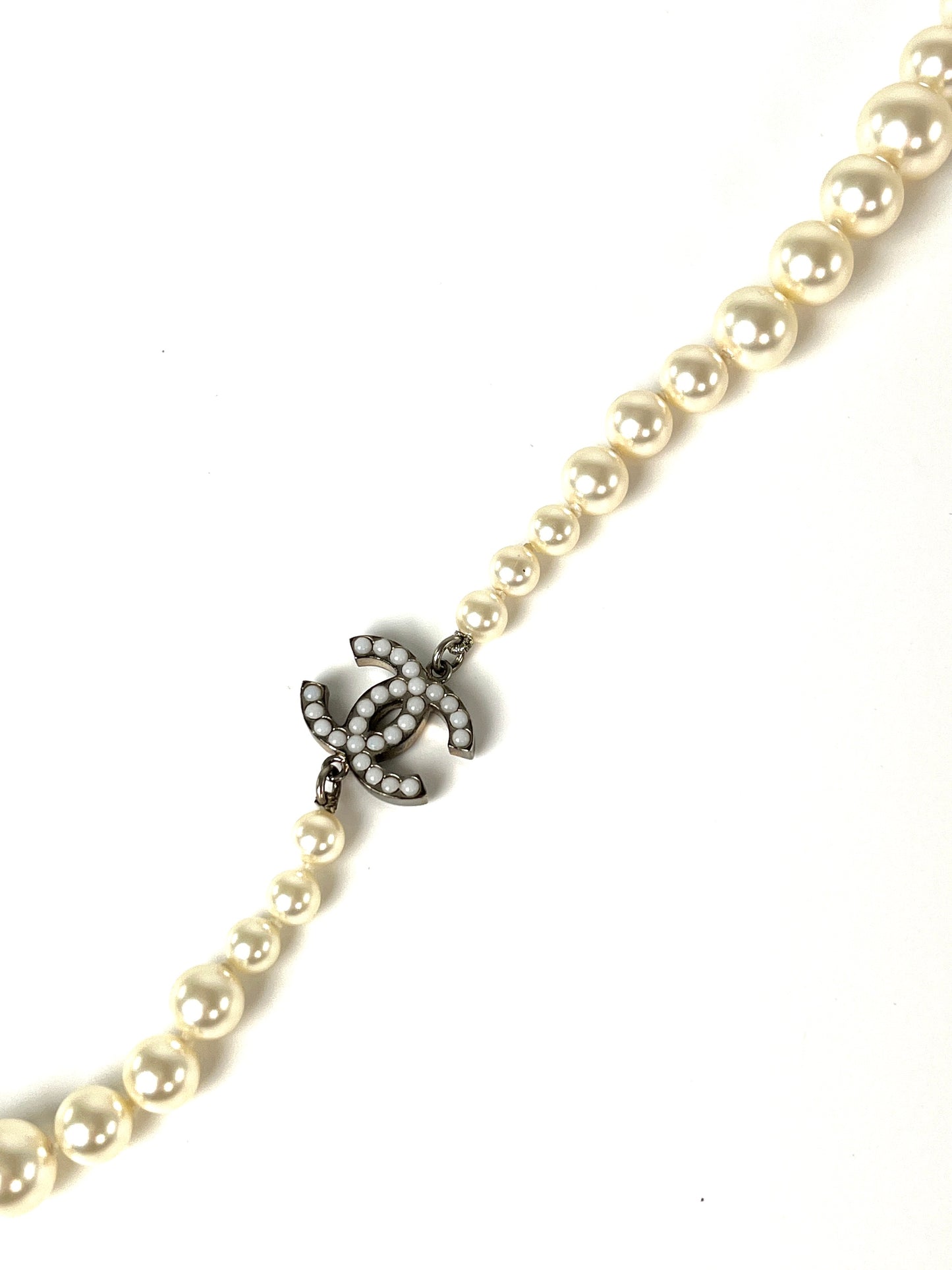 CHANEL Faux Pearl CC Station Long Necklace