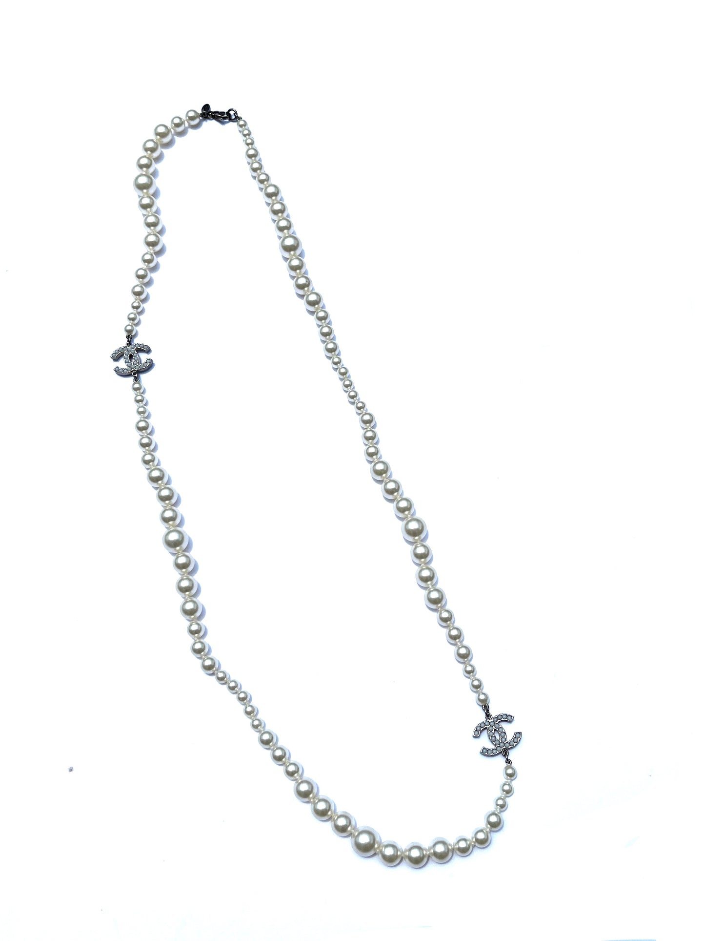 CHANEL Faux Pearl CC Station Long Necklace
