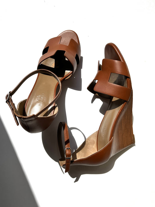 HERMES Legend Gold Wedge Heel Sandals 41 10.5