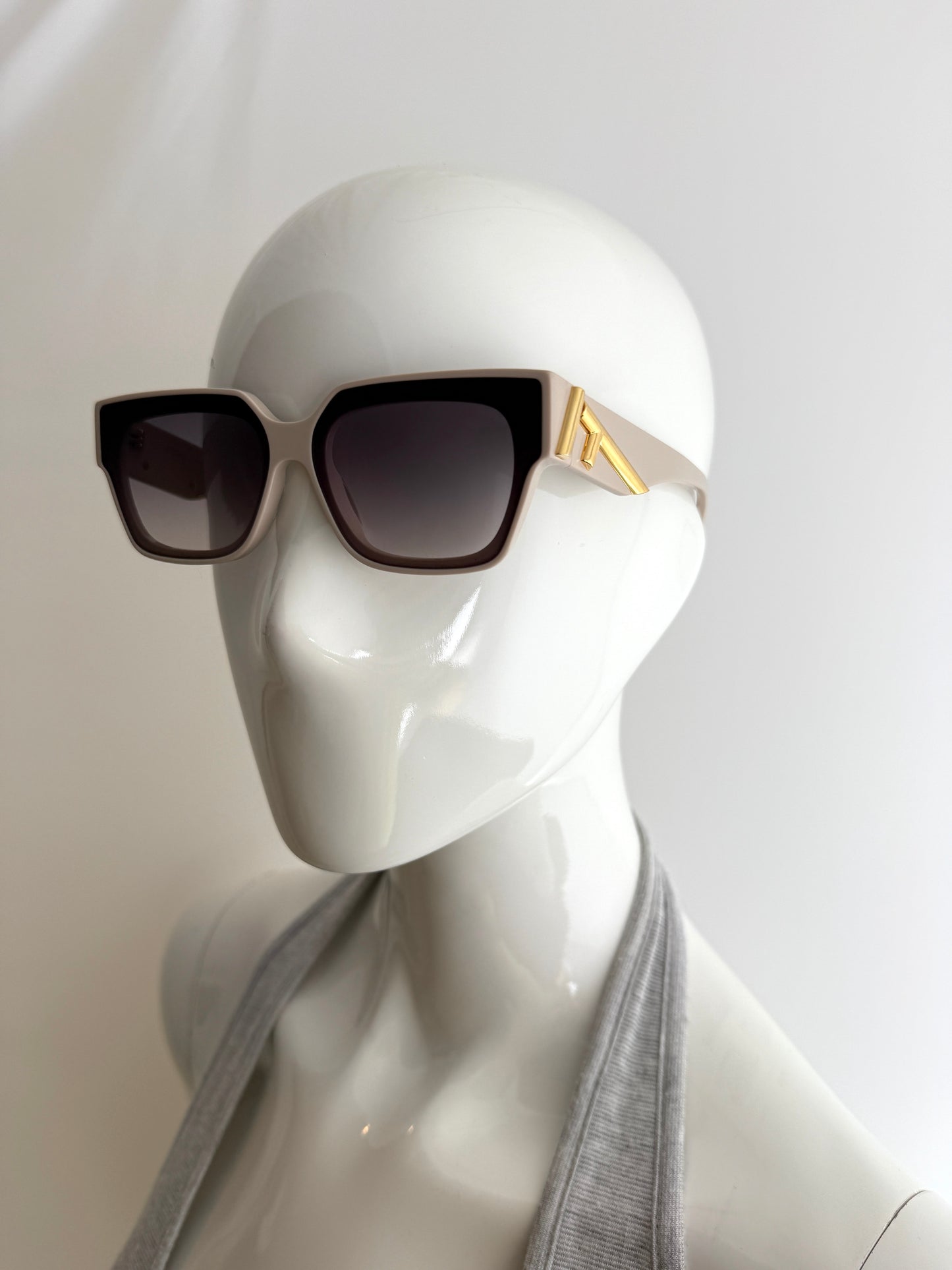 FENDI FE4009I Beige Gold Rectangular Sunglasses