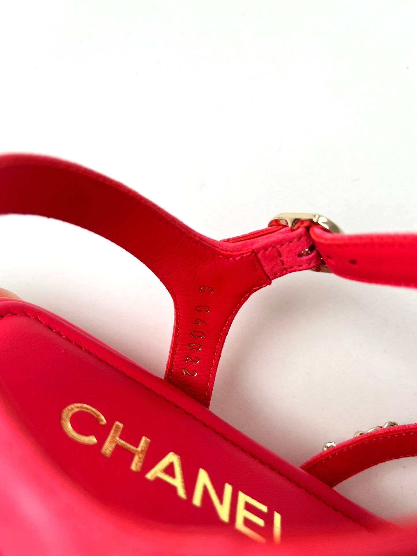 New CHANEL Chain Suede Leather 23P Pink Wedge Sandals 38 7.5