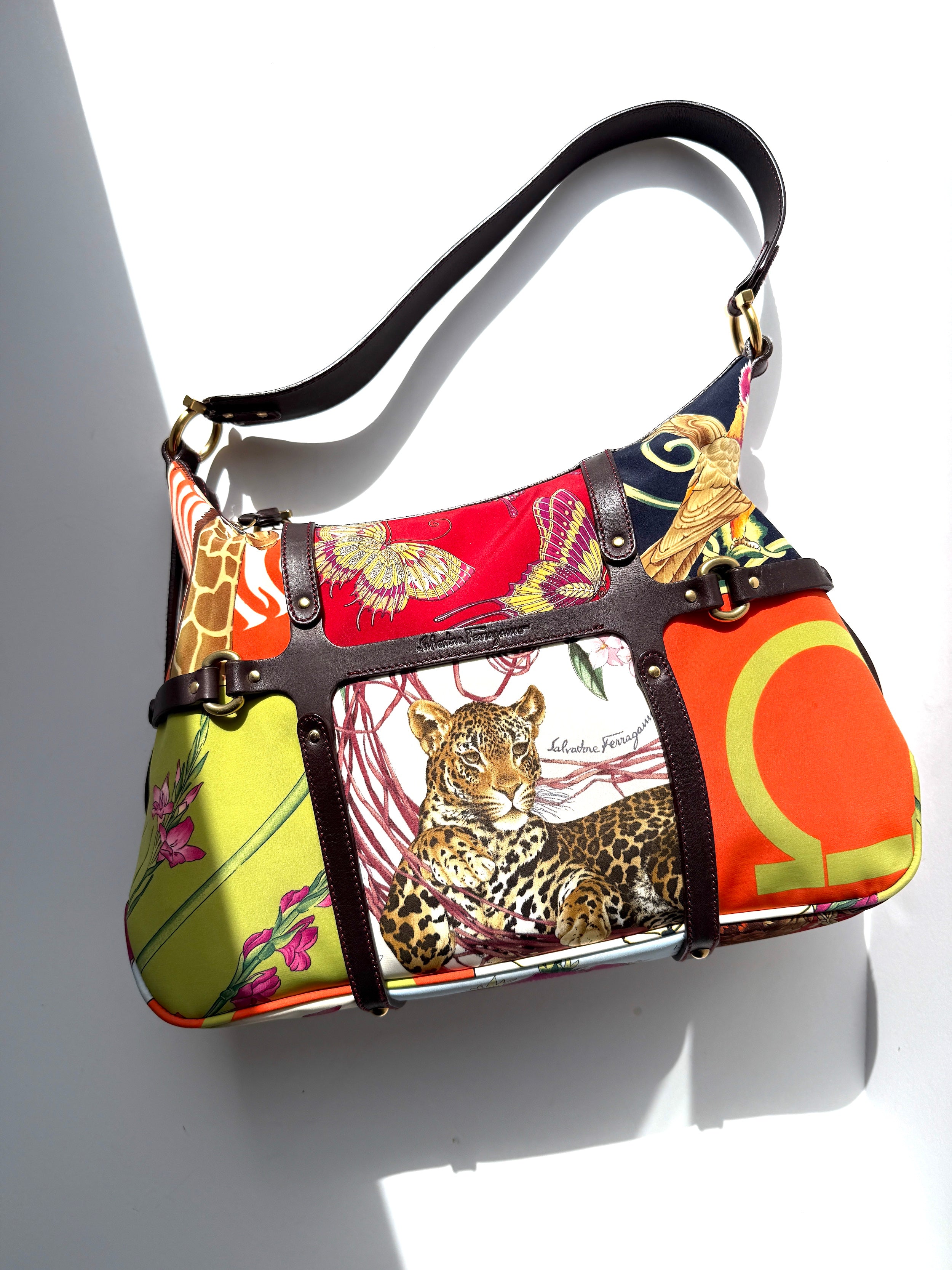 1*8様 Salvatore Ferragamo ハンドバッグ アニマル マルチ Salvatore Ferragamo Fiera Leopard Fabric Multicolor Print Shoulder