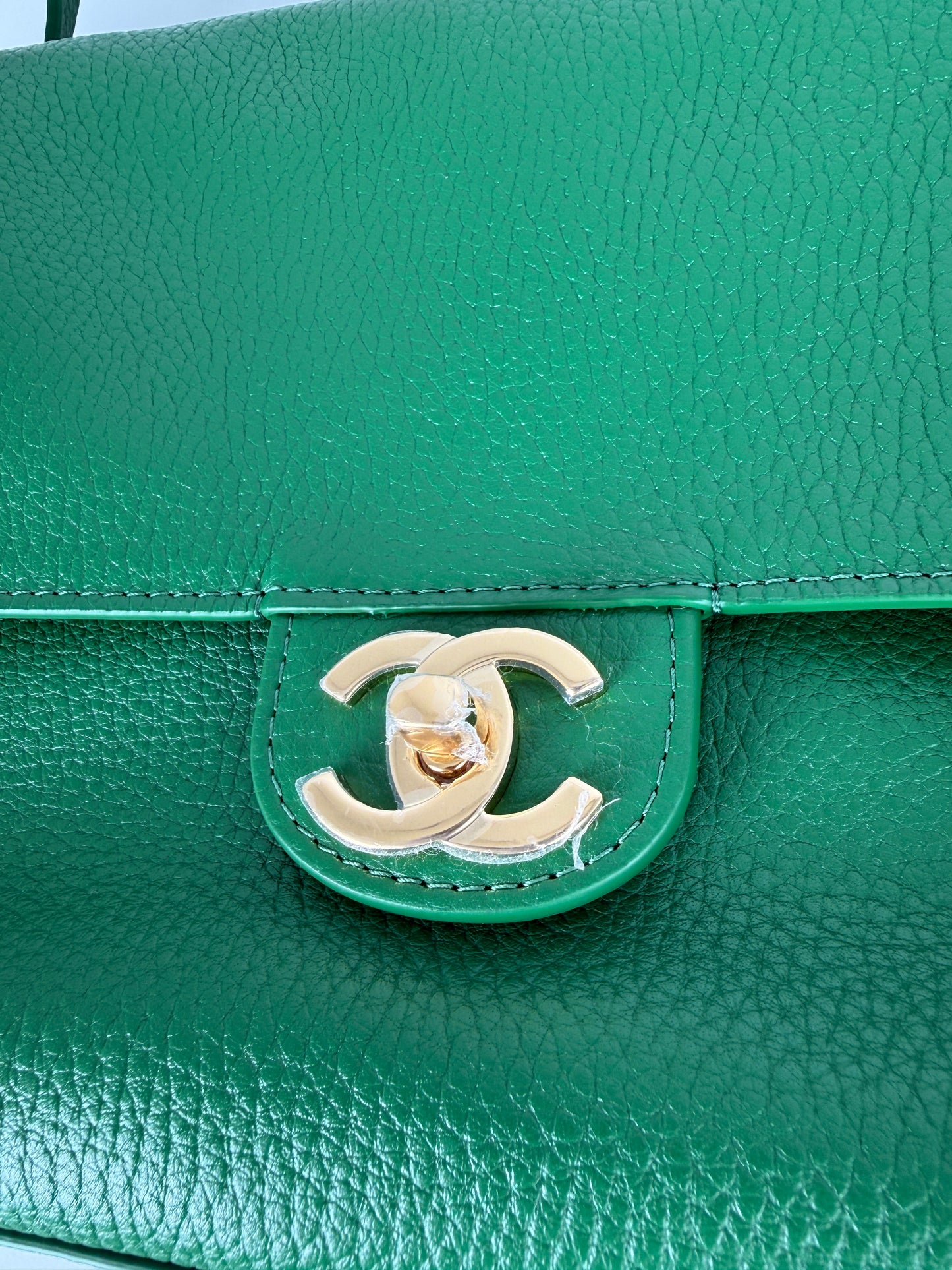 CHANEL Maxi Flap Souplissimo Green Calfskin Leather Gold Hardware Crossbody Small Bag New