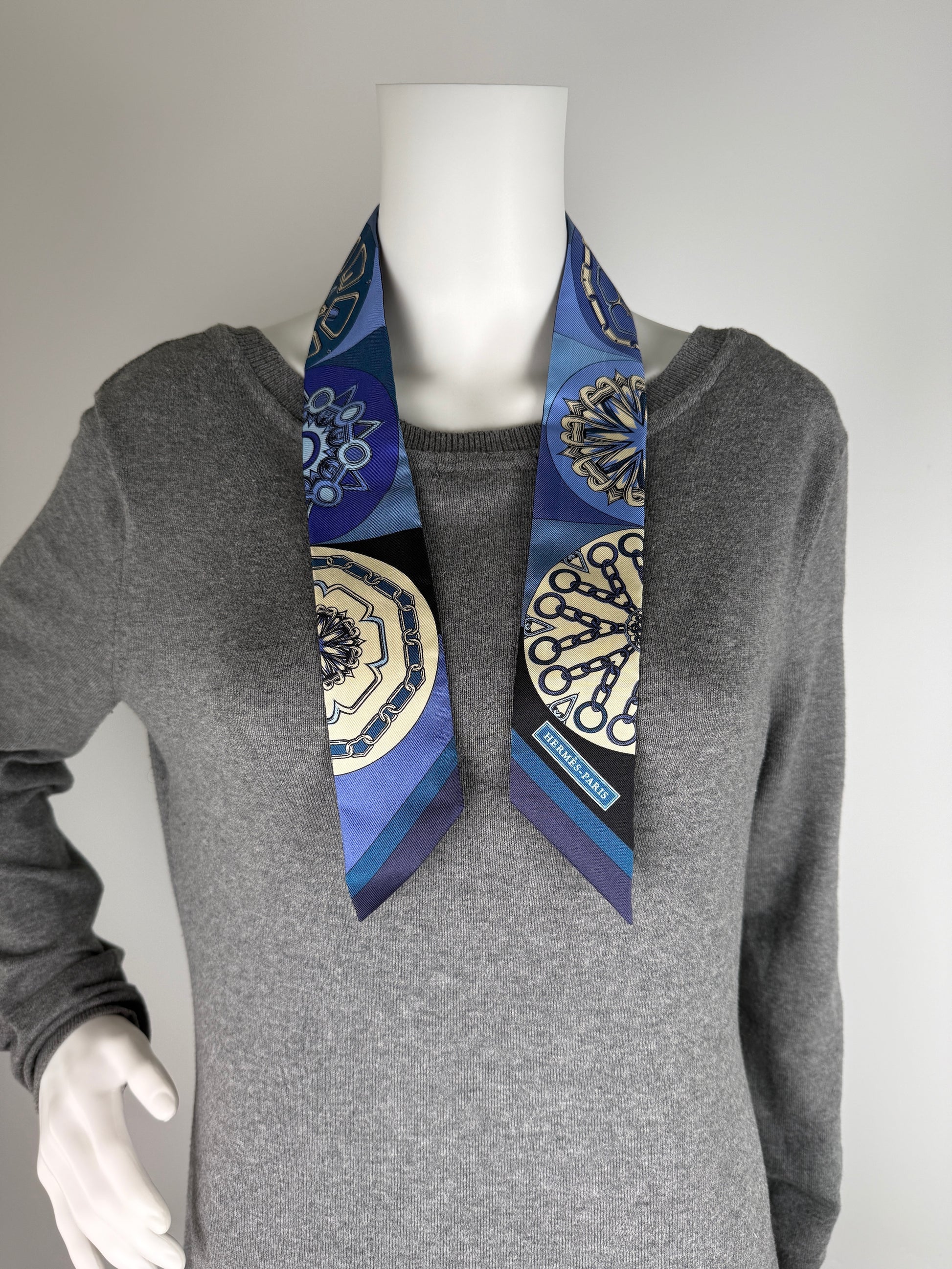 Hermes Effet Kaleidoscope Print Bleu Jean Creme Indigo Silk Twilly Scarf New