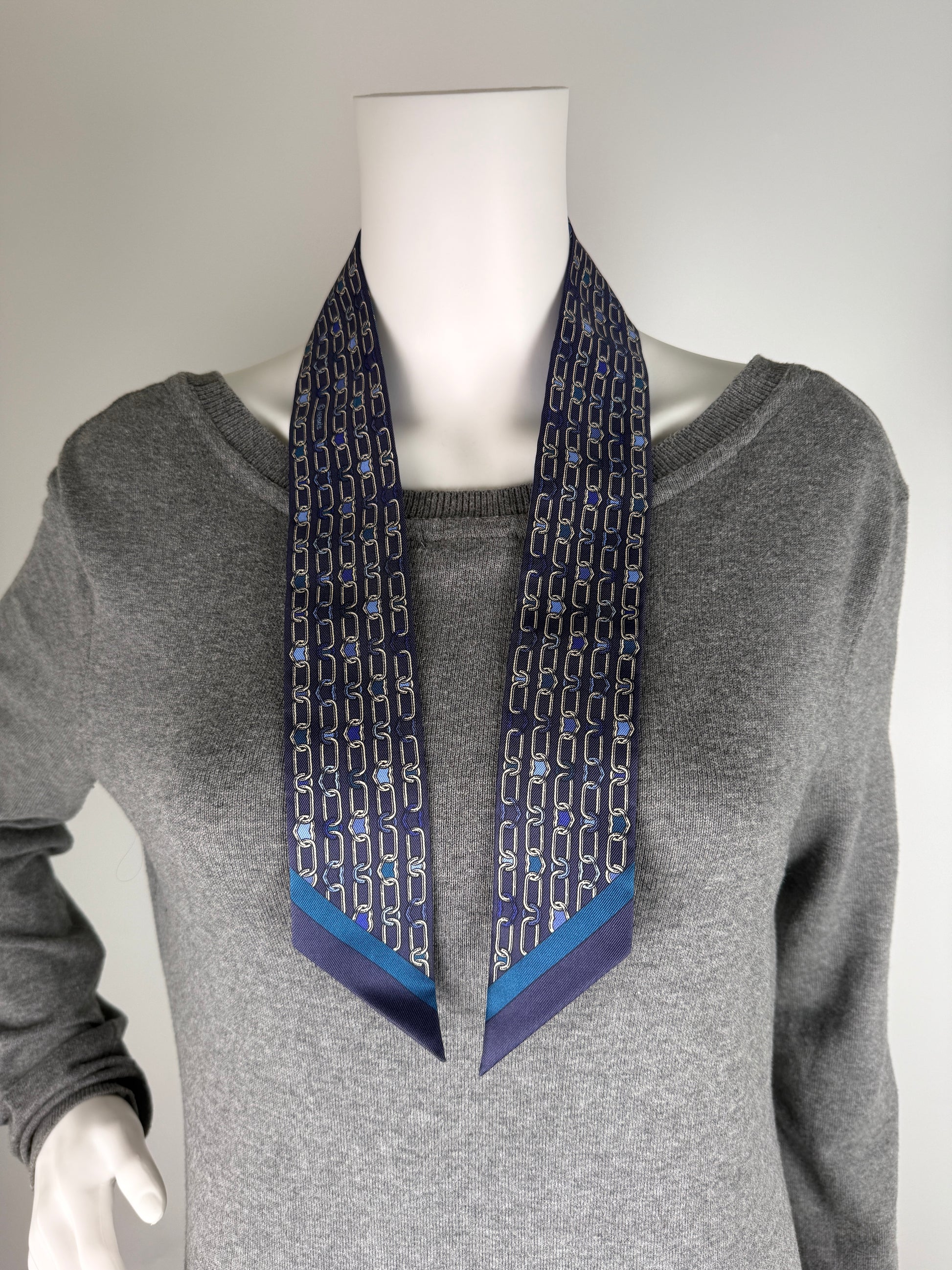 Hermes Effet Kaleidoscope Print Bleu Jean Creme Indigo Silk Twilly Scarf New