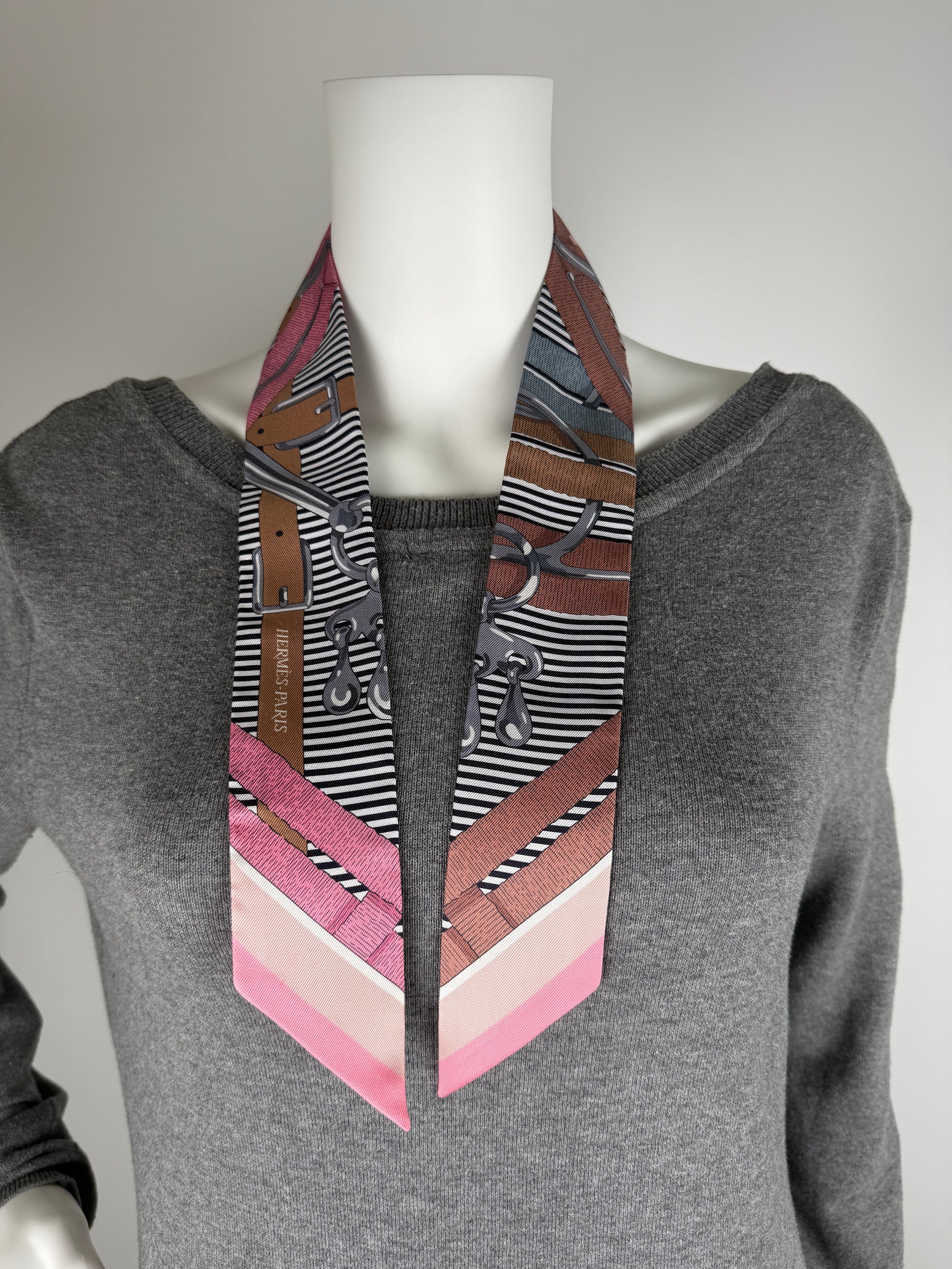 Hermes Mors a Jouets Chemise Print Vieux Rose Pink Gris Gray Camel Silk Twilly Scarf 