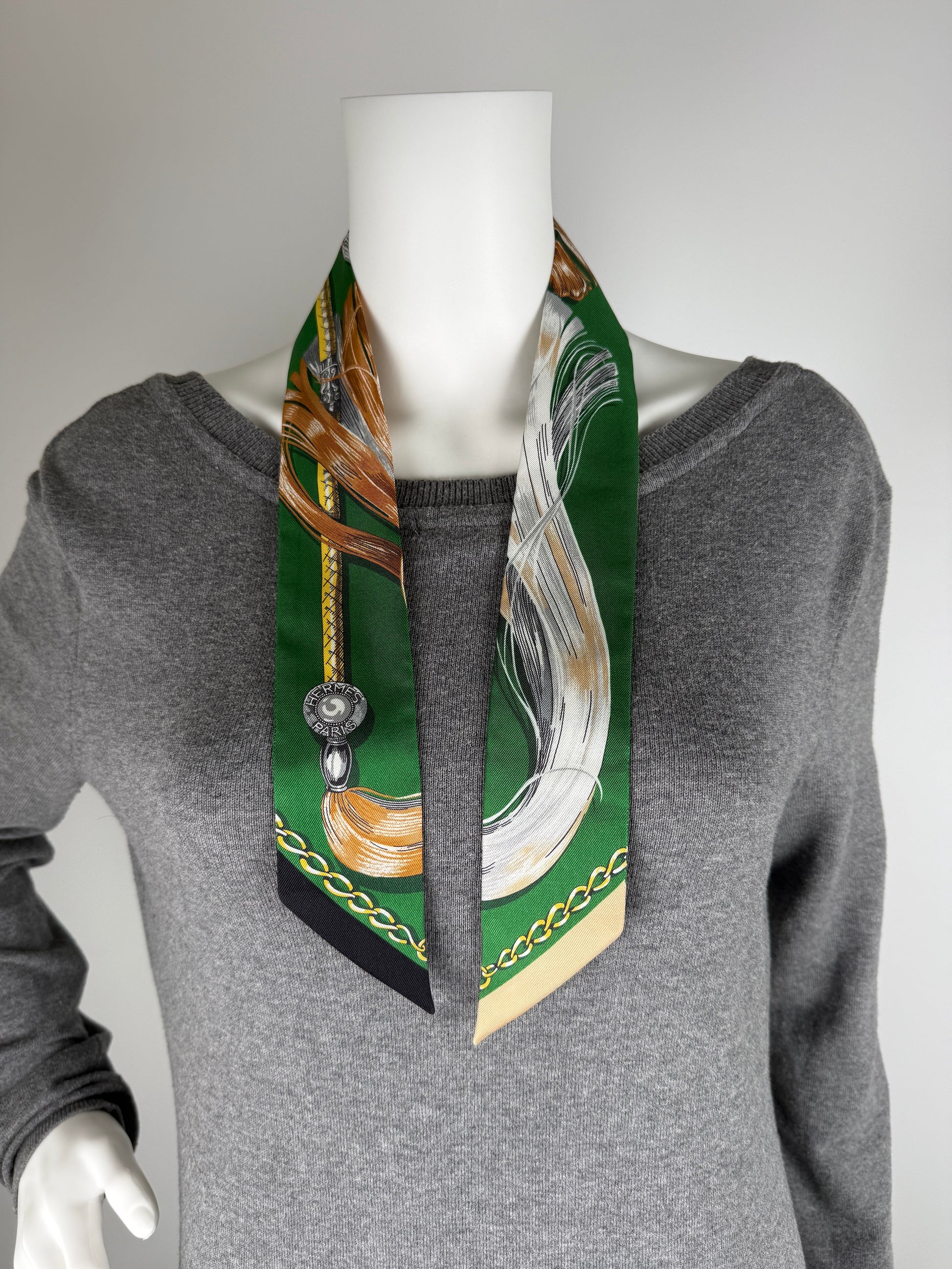 Hermes Cavalcades Print Emeraude Green Beige Dore Silk Twilly Scarf 