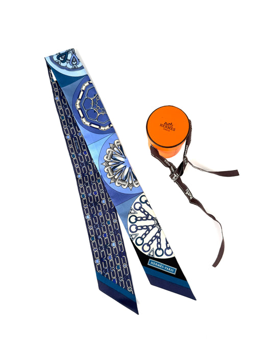 Hermes Effet Kaleidoscope Print Bleu Jean Creme Indigo Silk Twilly Scarf New
