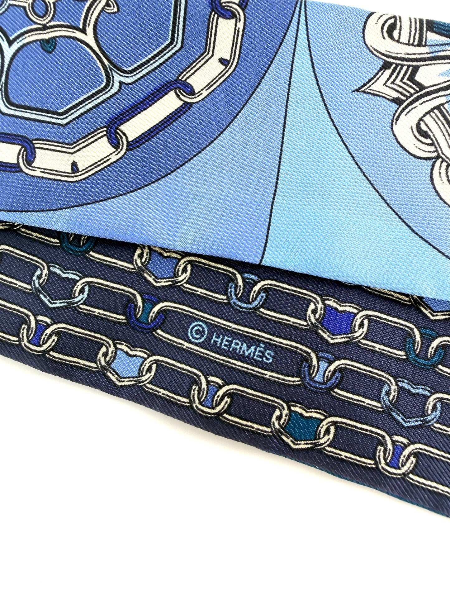 Hermes Effet Kaleidoscope Print Bleu Jean Creme Indigo Silk Twilly Scarf New