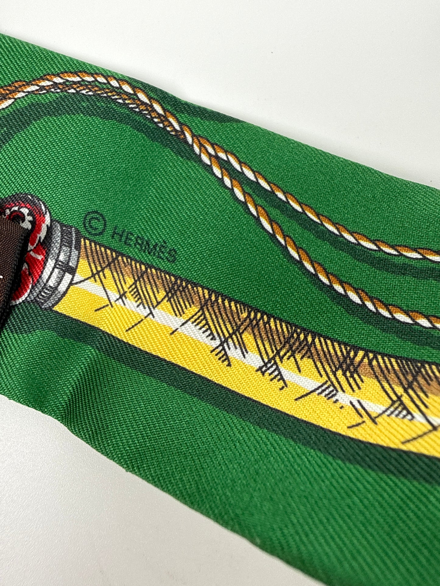 Hermes Cavalcades Print Emeraude Green Beige Dore Silk Twilly Scarf