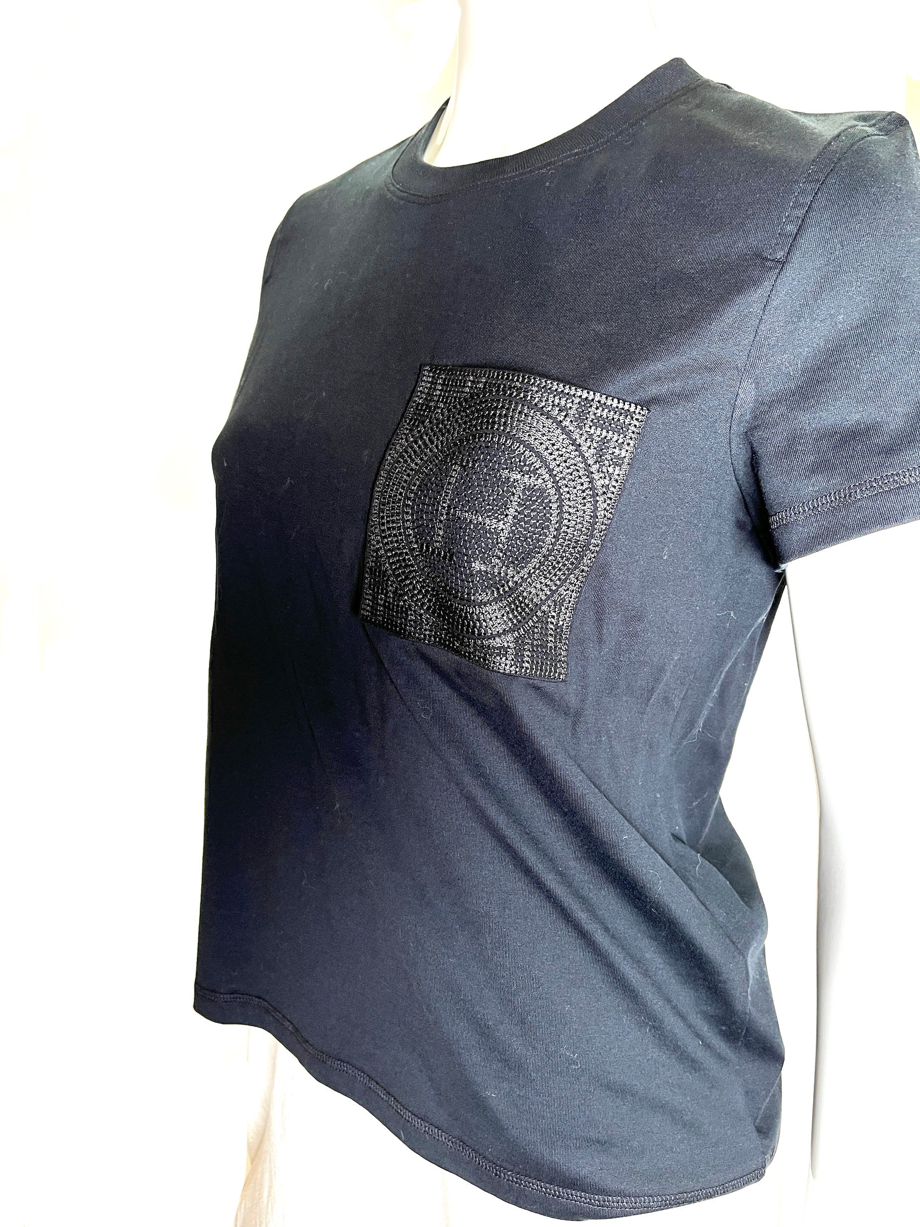 New Hermes Embroidered Pocket Black Cotton T shirt 38 6