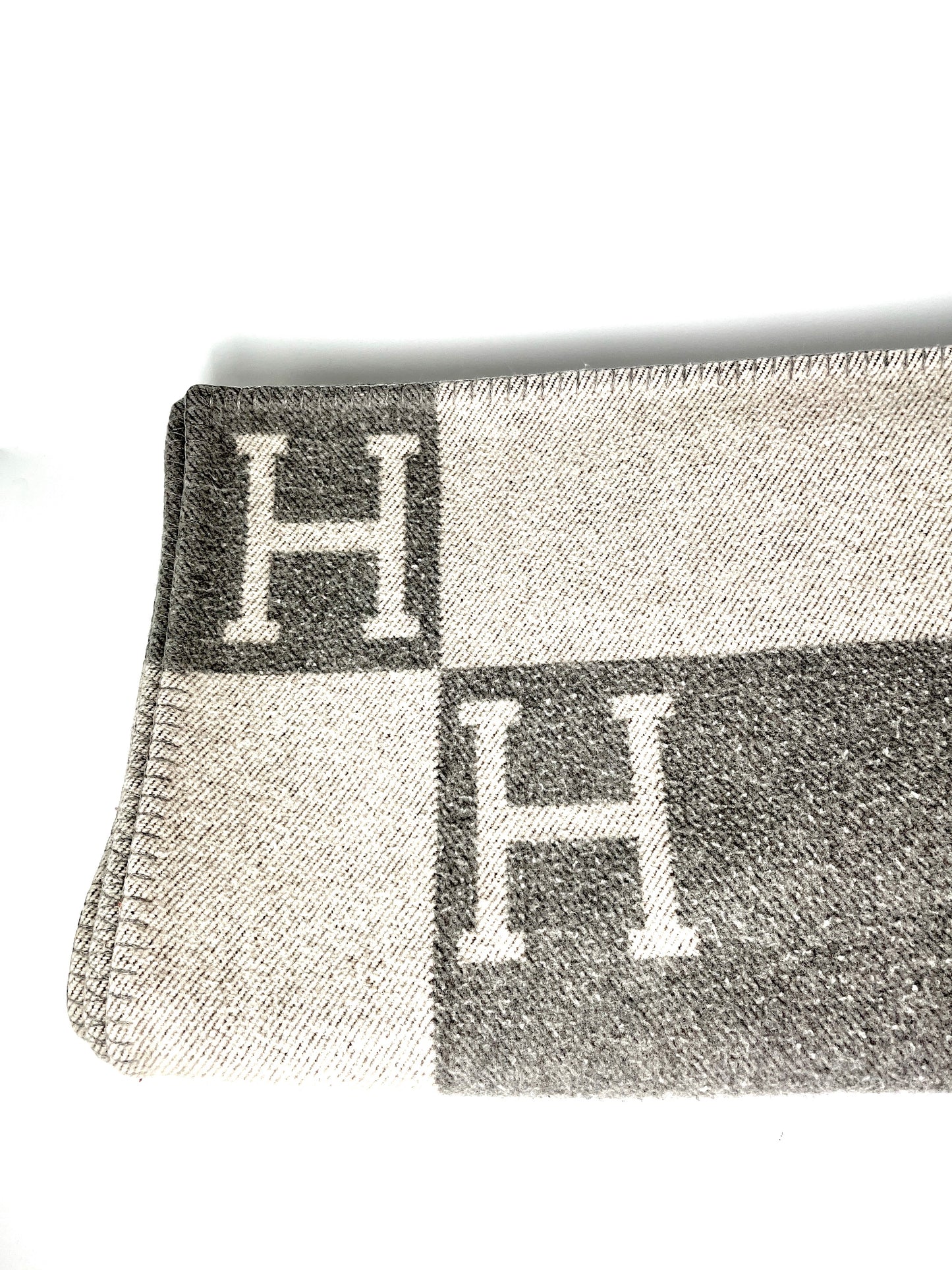 HERMES Avalon Gray Ecru Wool Cashmere Throw Blanket