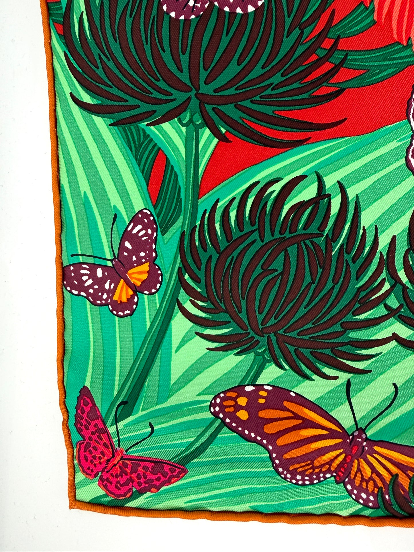 HERMES Jaguar Quetzal Square 90 cm Green Fuchsia Bordeaux Silk Scarf