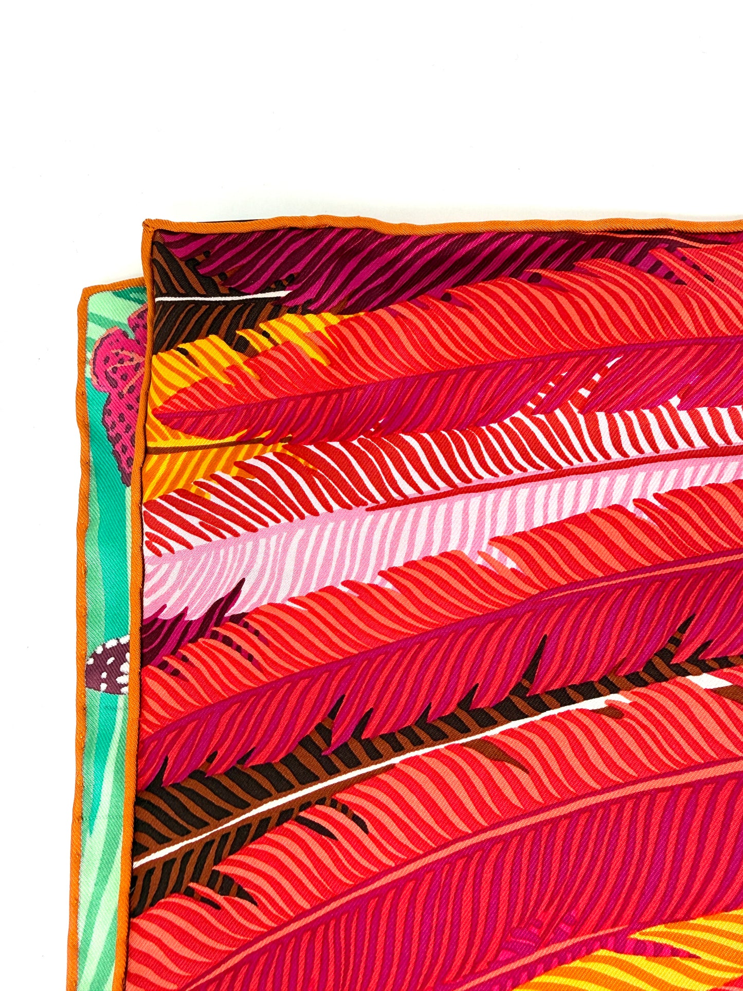 HERMES Jaguar Quetzal Square 90 cm Green Fuchsia Bordeaux Silk Scarf