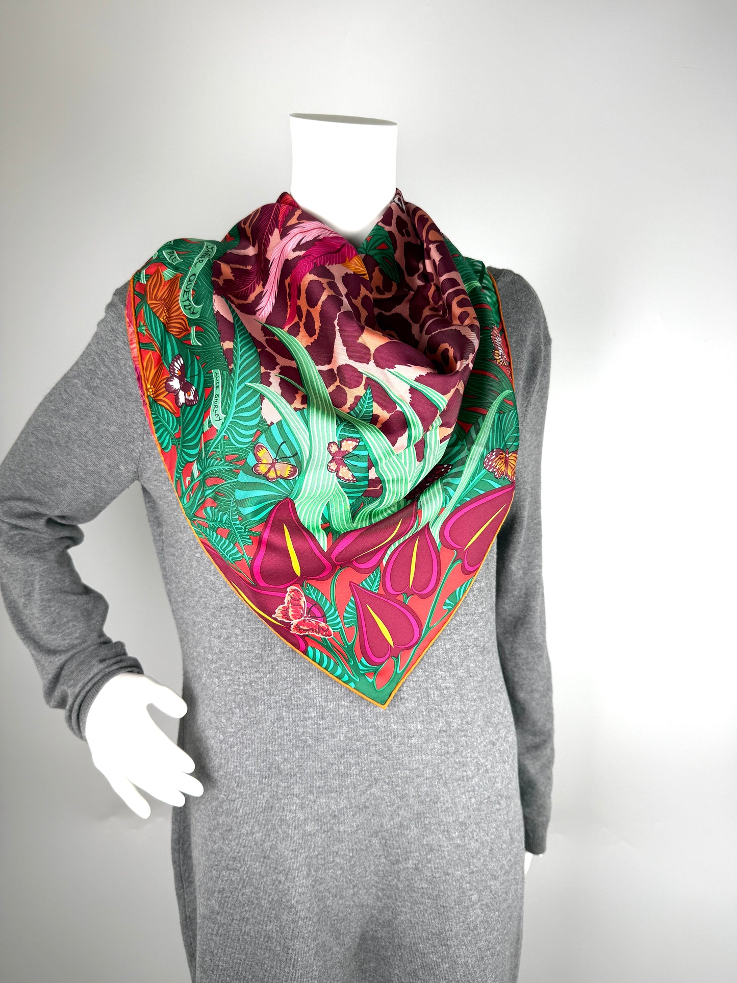HERMES Jaguar Quetzal Square 90 cm Green Fuchsia Bordeaux Silk Scarf