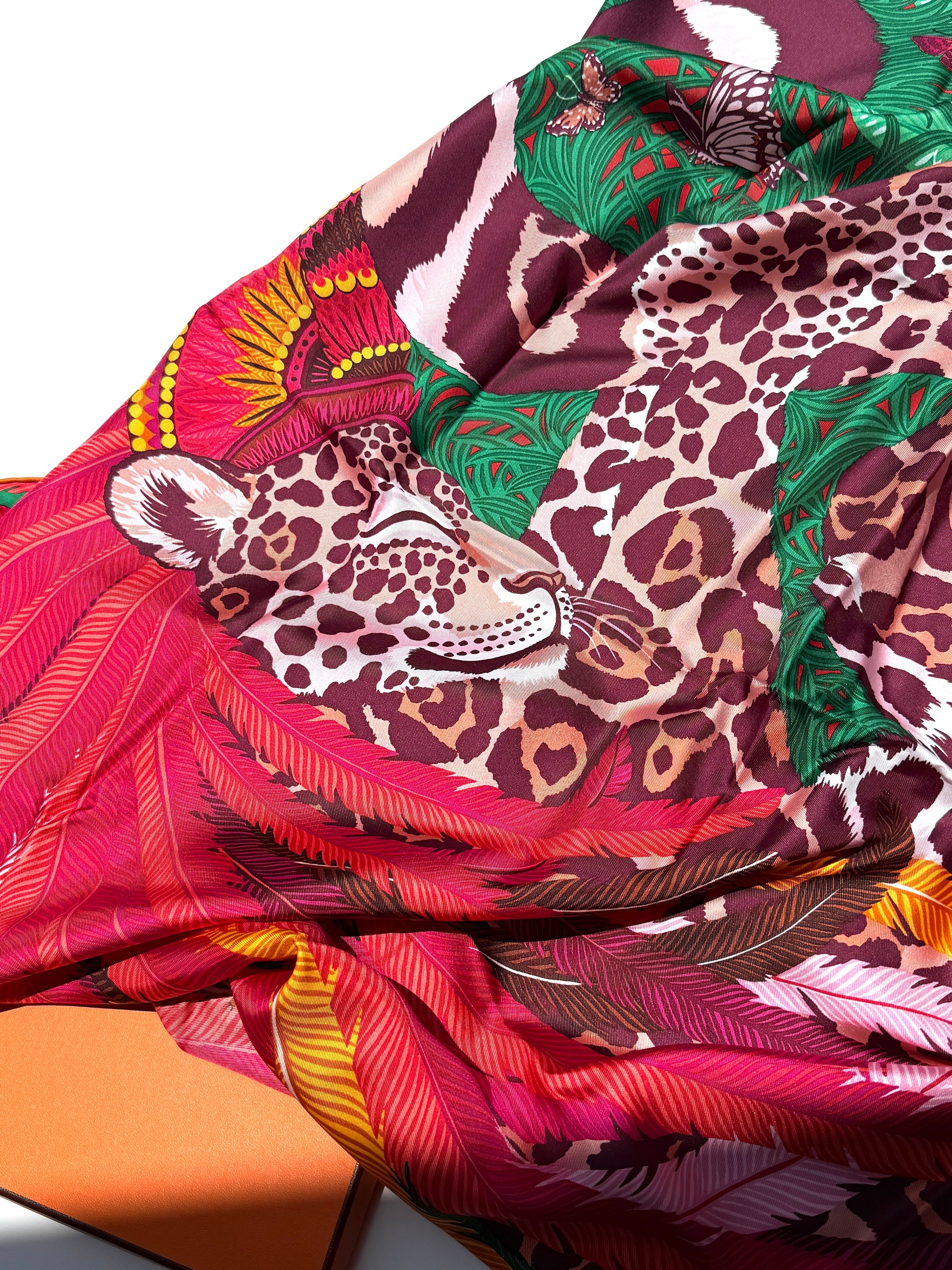 HERMES Jaguar Quetzal Square 90 cm Green Fuchsia Bordeaux Silk Scarf