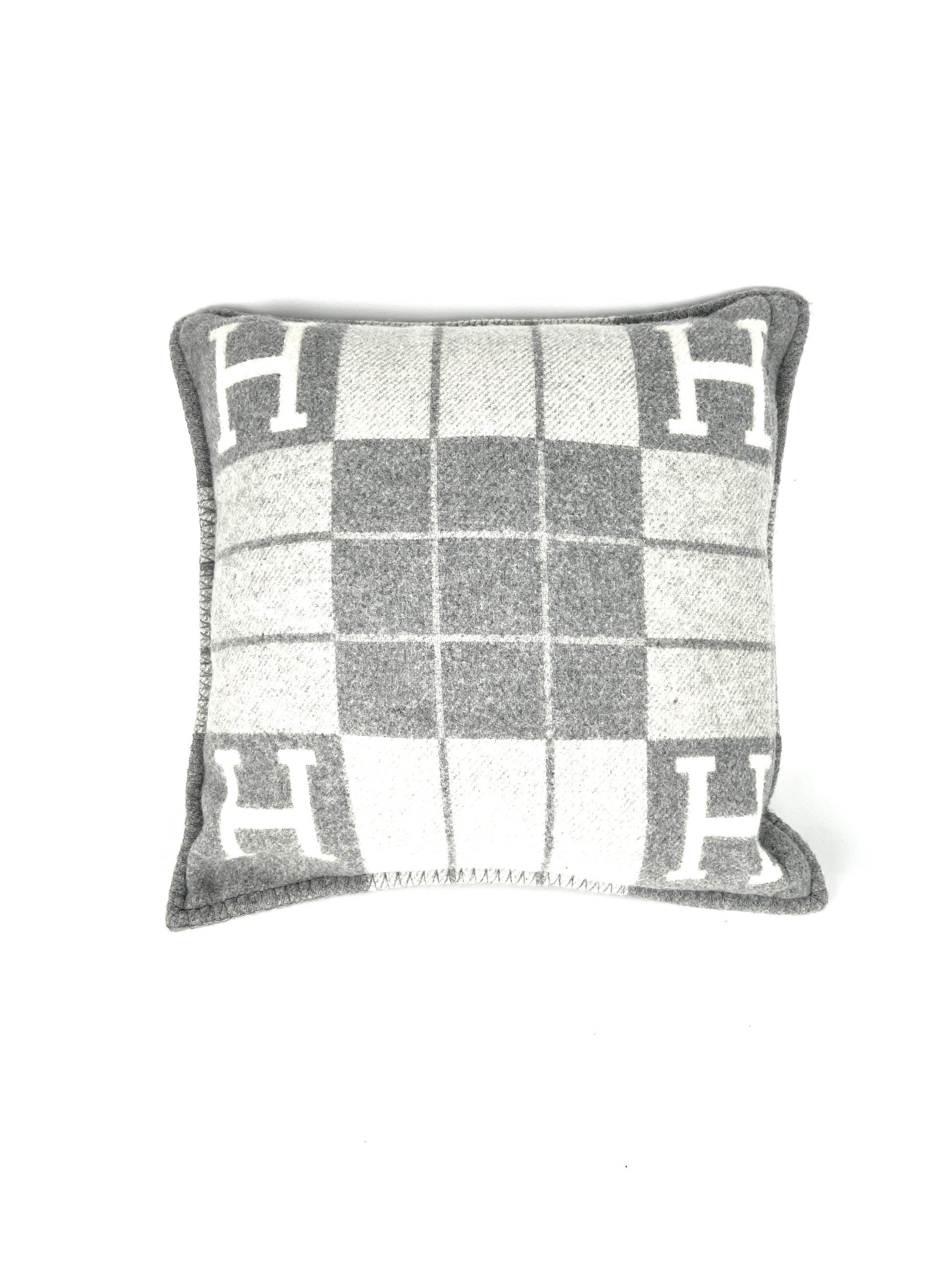 HERMES Wool Cashmere Avalon III Gray Ecru Gris Clair Small Square Pillow