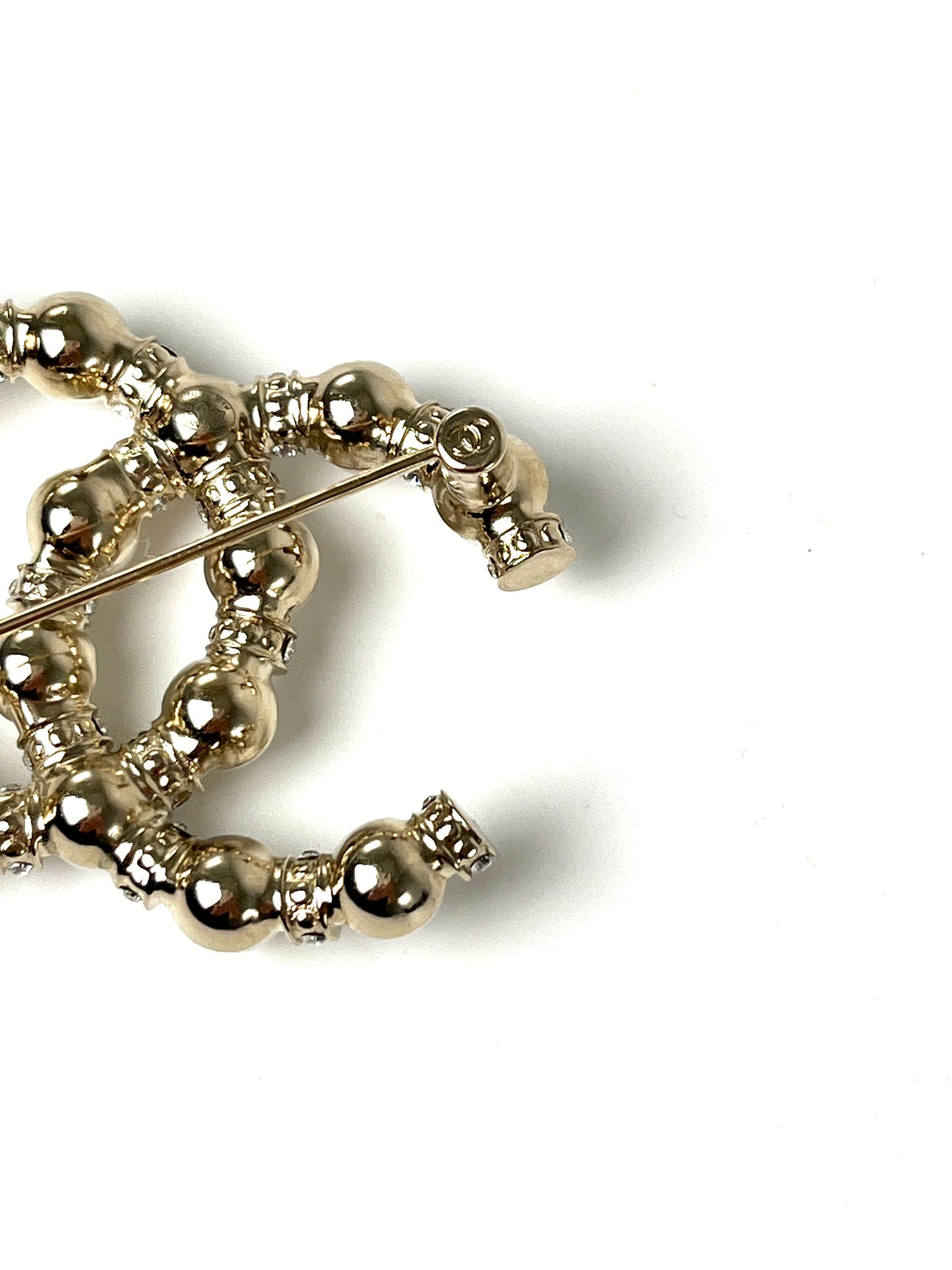 CHANEL Riviera Countess 22 Gold Faux Pearl Crystal CC Logo Brooch