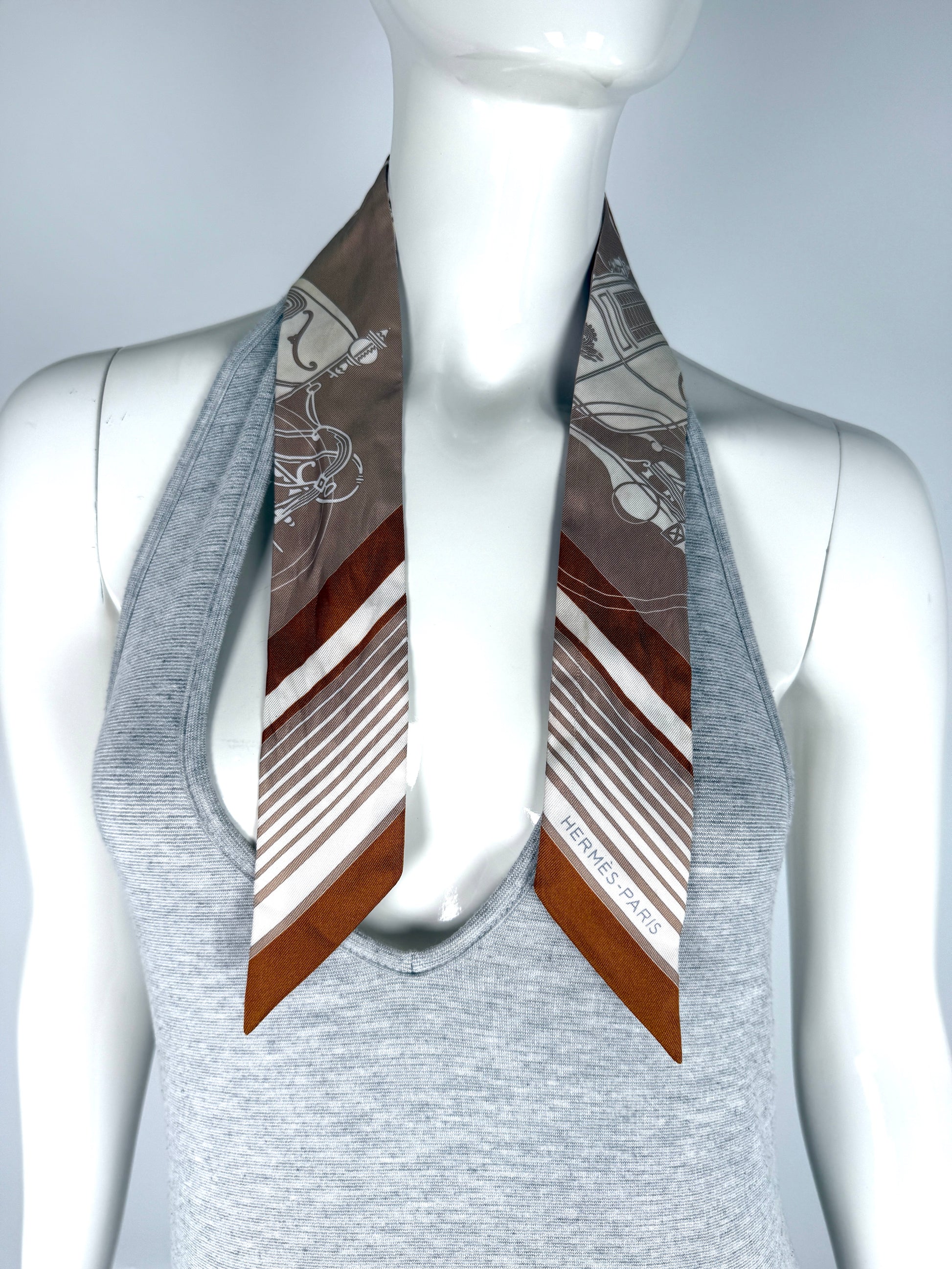 Hermes Ex Libris Horse Carriage Print Beige White Caramel Silk Twilly Scarf