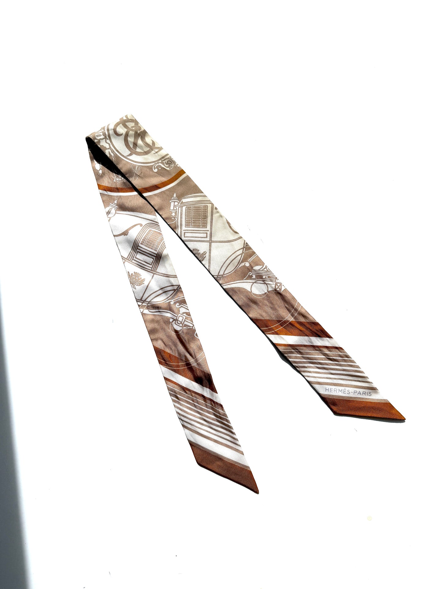 Hermes Ex Libris Horse Carriage Print Beige White Caramel Silk Twilly Scarf