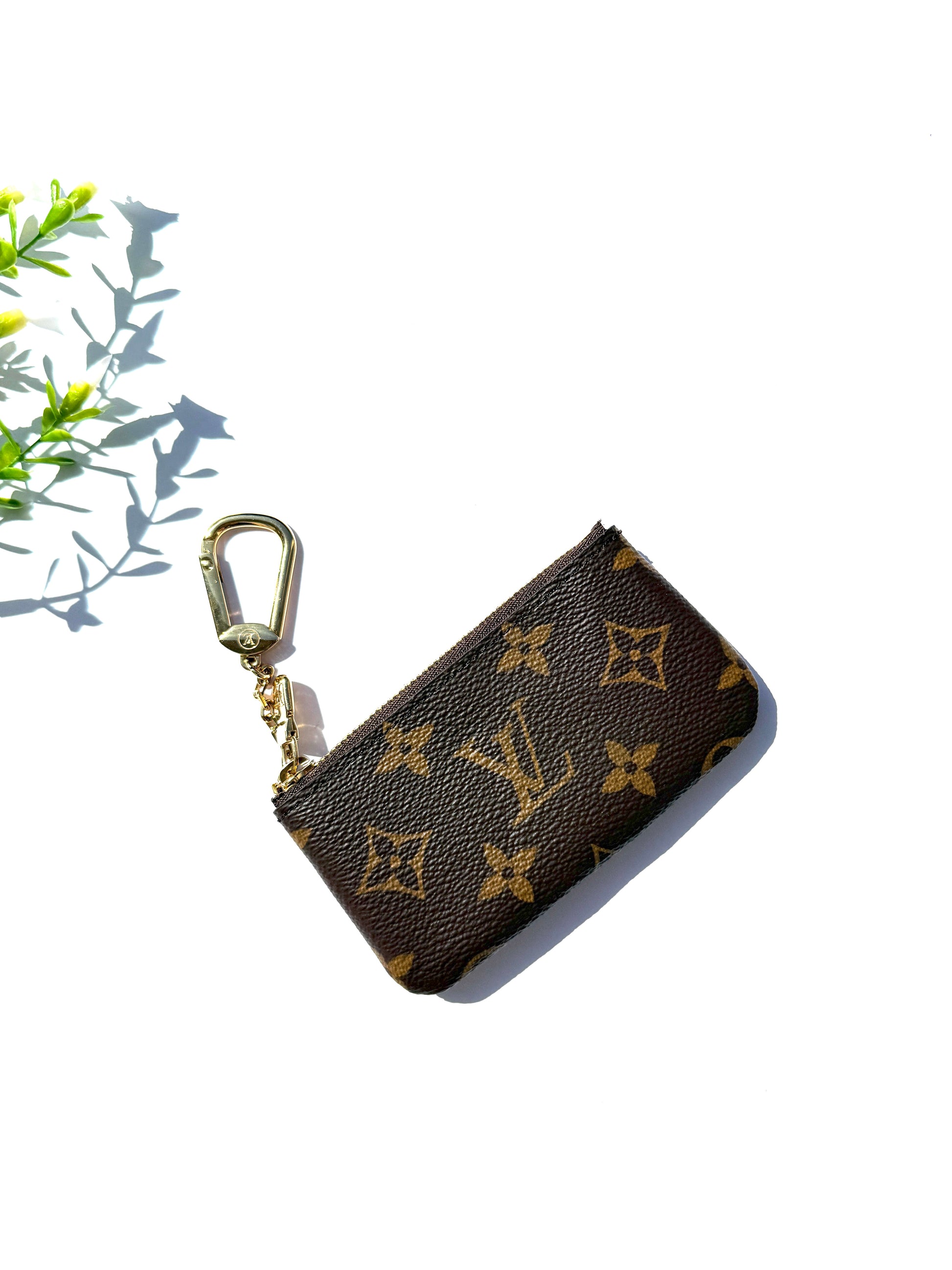 LOUIS VUITTON Vuittonite Brown Monogram Pochette Cles Key Holder Pouch