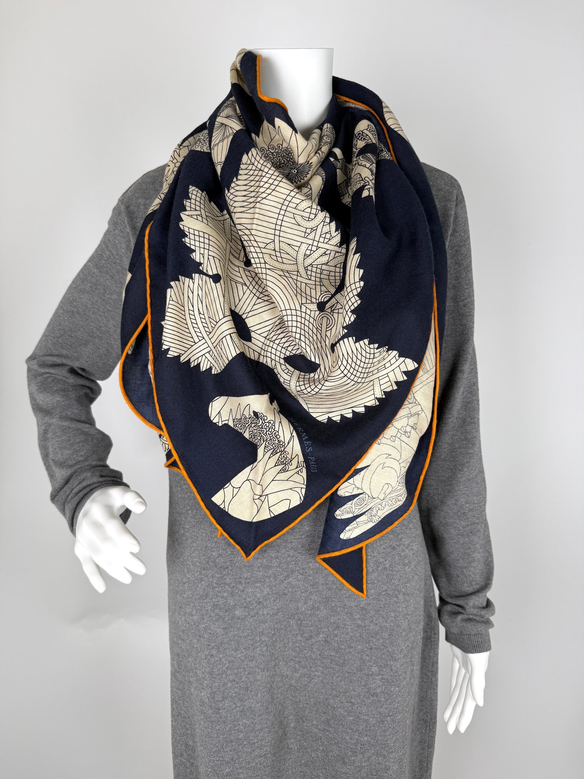 HERMES Bal de Soie Mask Navy Natural Triangle Cashmere Silk Scarf 
