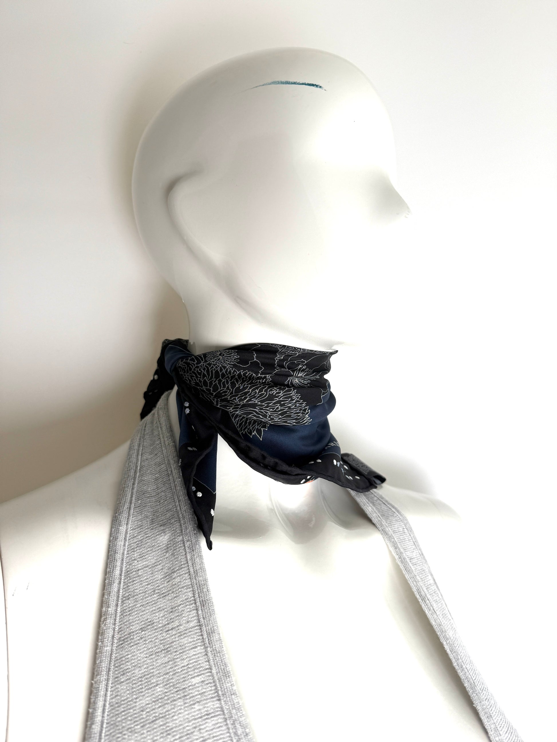 HERMES Robe Legere Embroidered Black Creme Silk Square Scarf 45