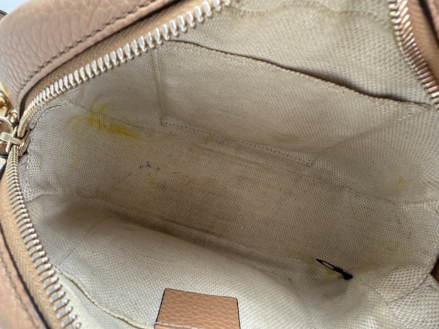 GUCCI Soho Disco Interlocking GG Beige Leather Crossbody Bag