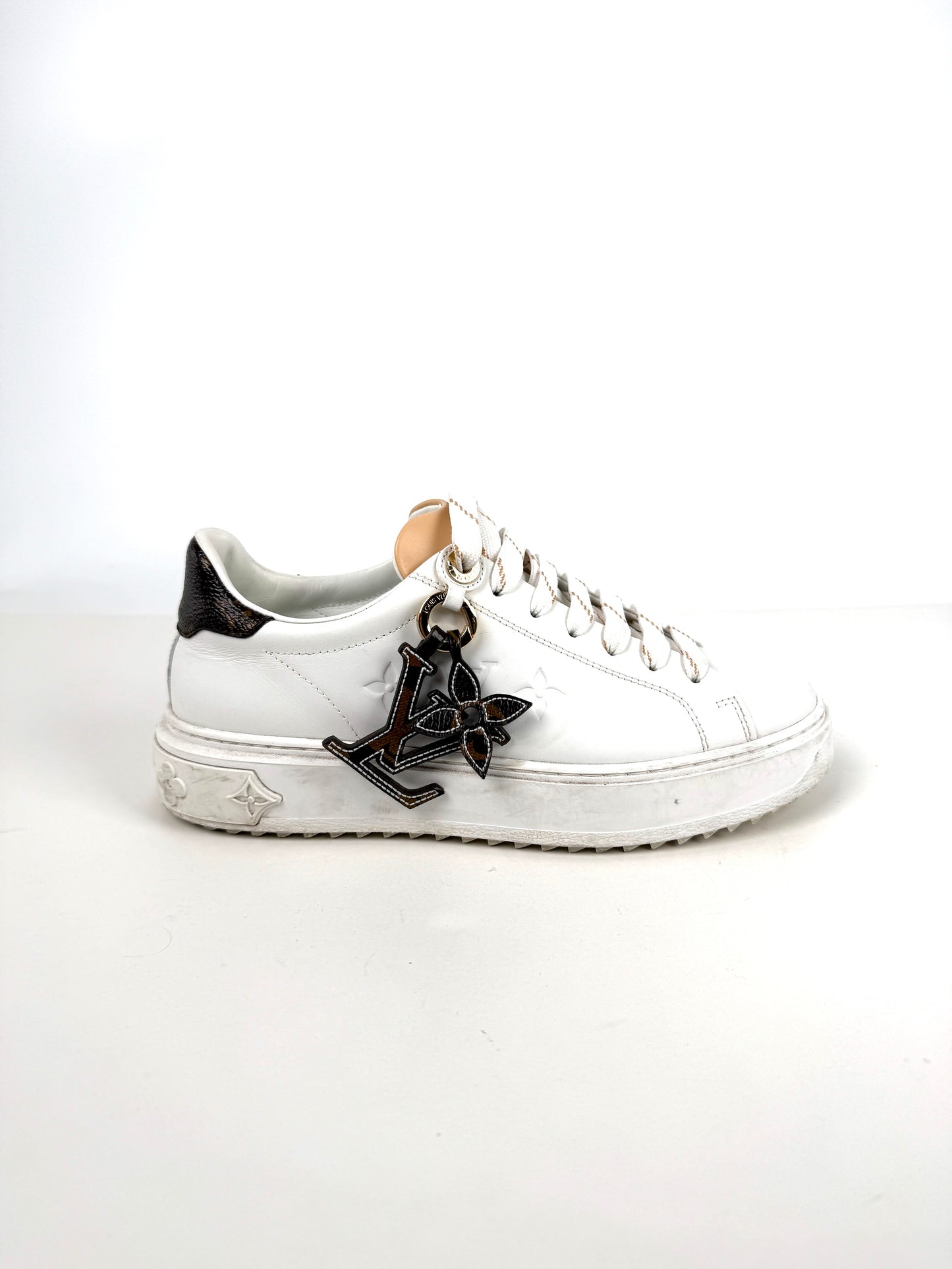 LOUIS VUITTON Time out White Leather Embossed Charm Monogram Sneakers 36.5, 6.5