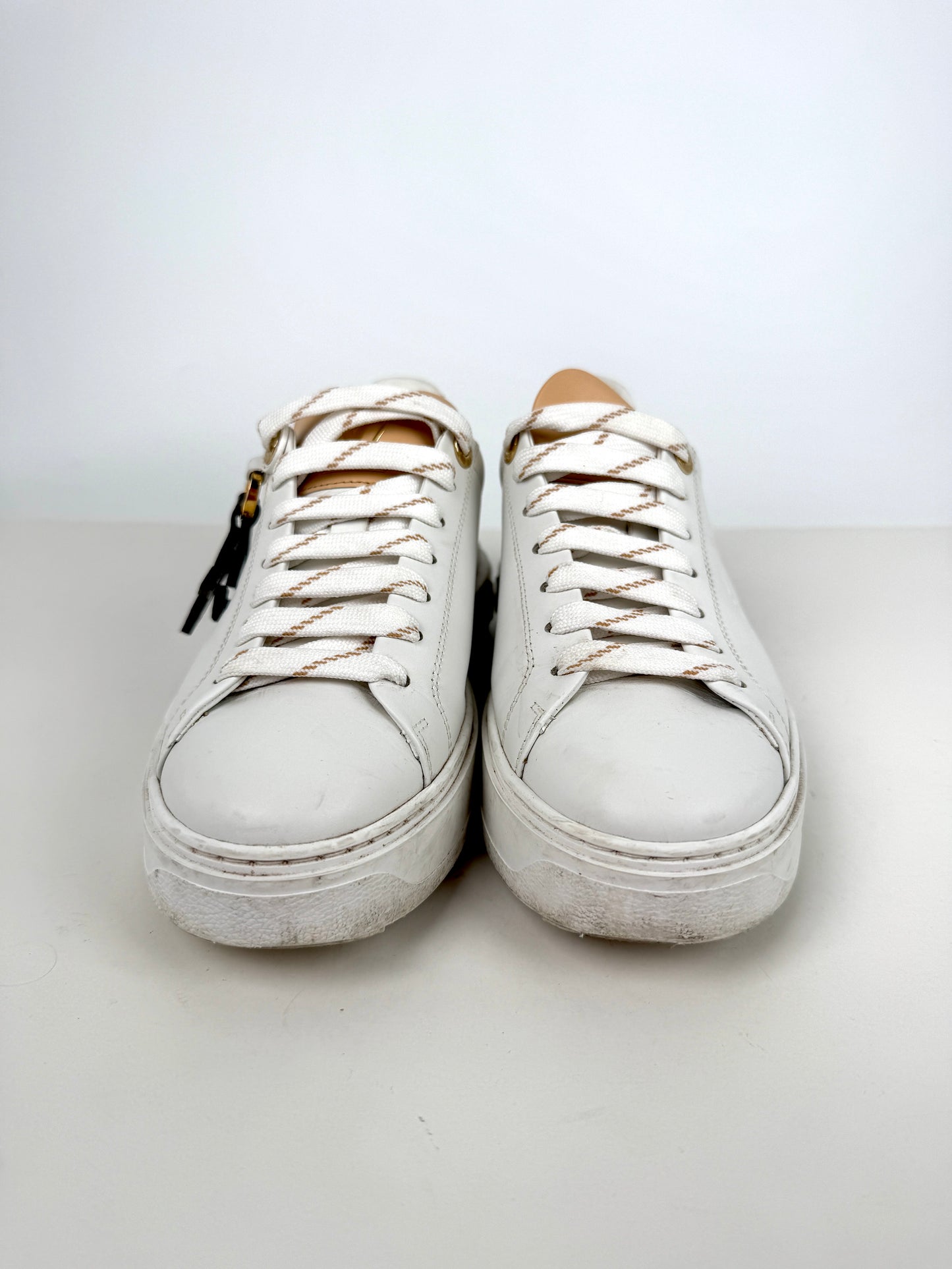 LOUIS VUITTON Time out White Leather Embossed Charm Monogram Sneakers 36.5, 6.5