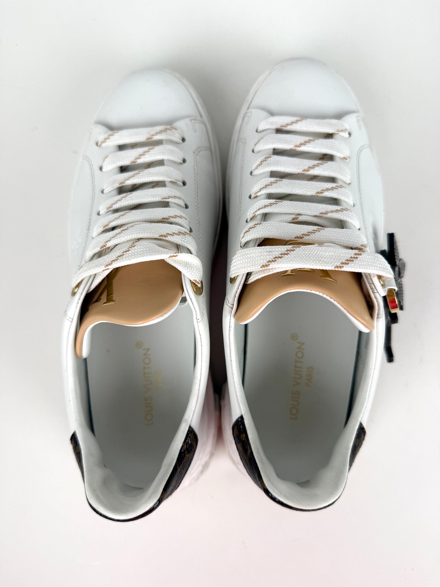 LOUIS VUITTON Time out White Leather Embossed Charm Monogram Sneakers 36.5, 6.5