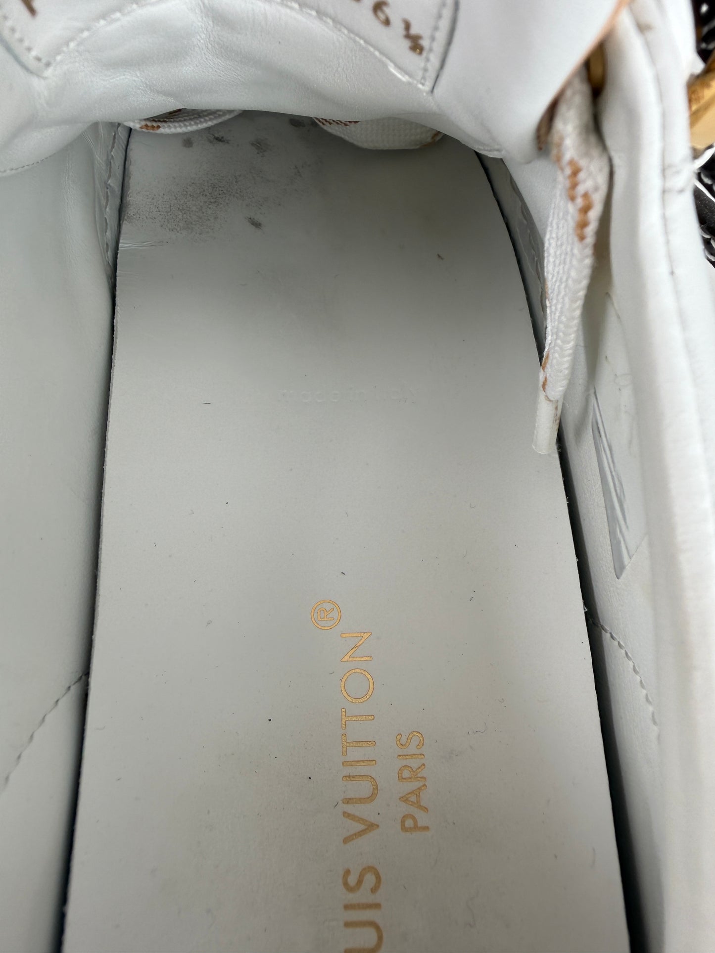 LOUIS VUITTON Time out White Leather Embossed Charm Monogram Sneakers 36.5, 6.5