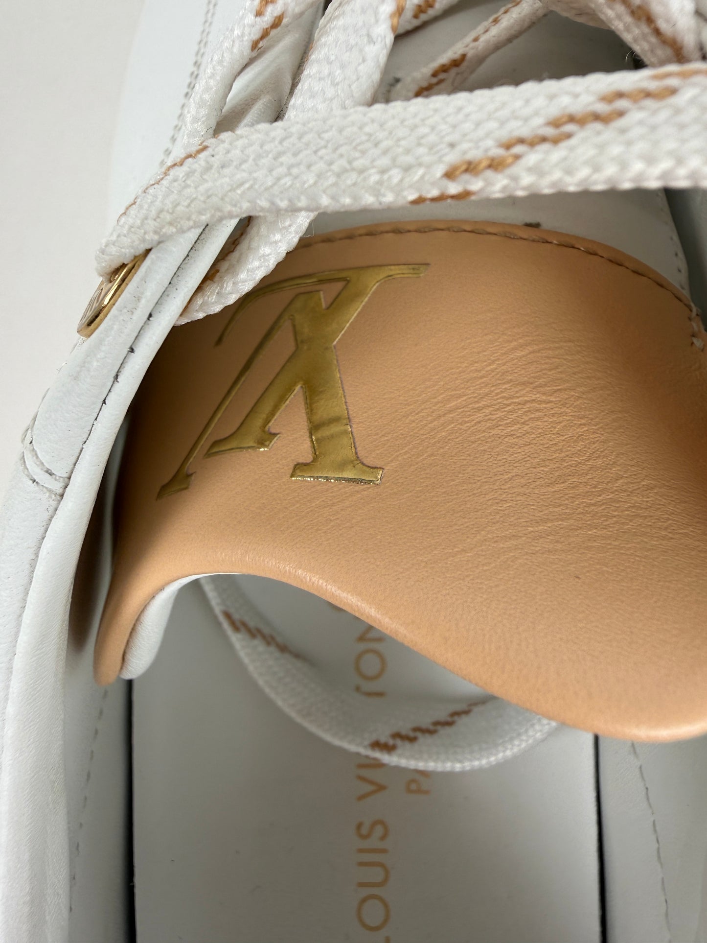 LOUIS VUITTON Time out White Leather Embossed Charm Monogram Sneakers 36.5, 6.5