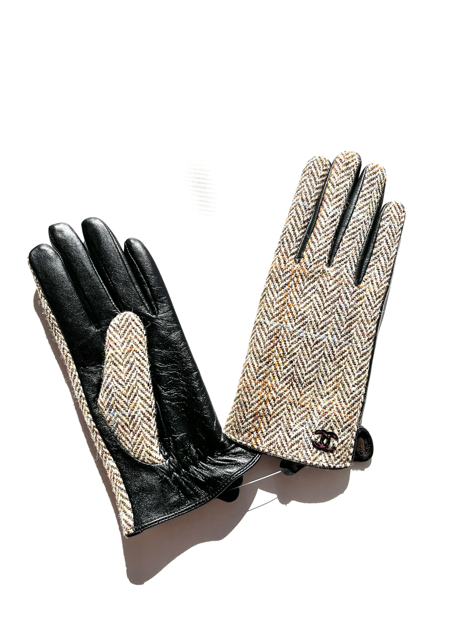 New CHANEL CC Wool Leather Black Beige Gloves M