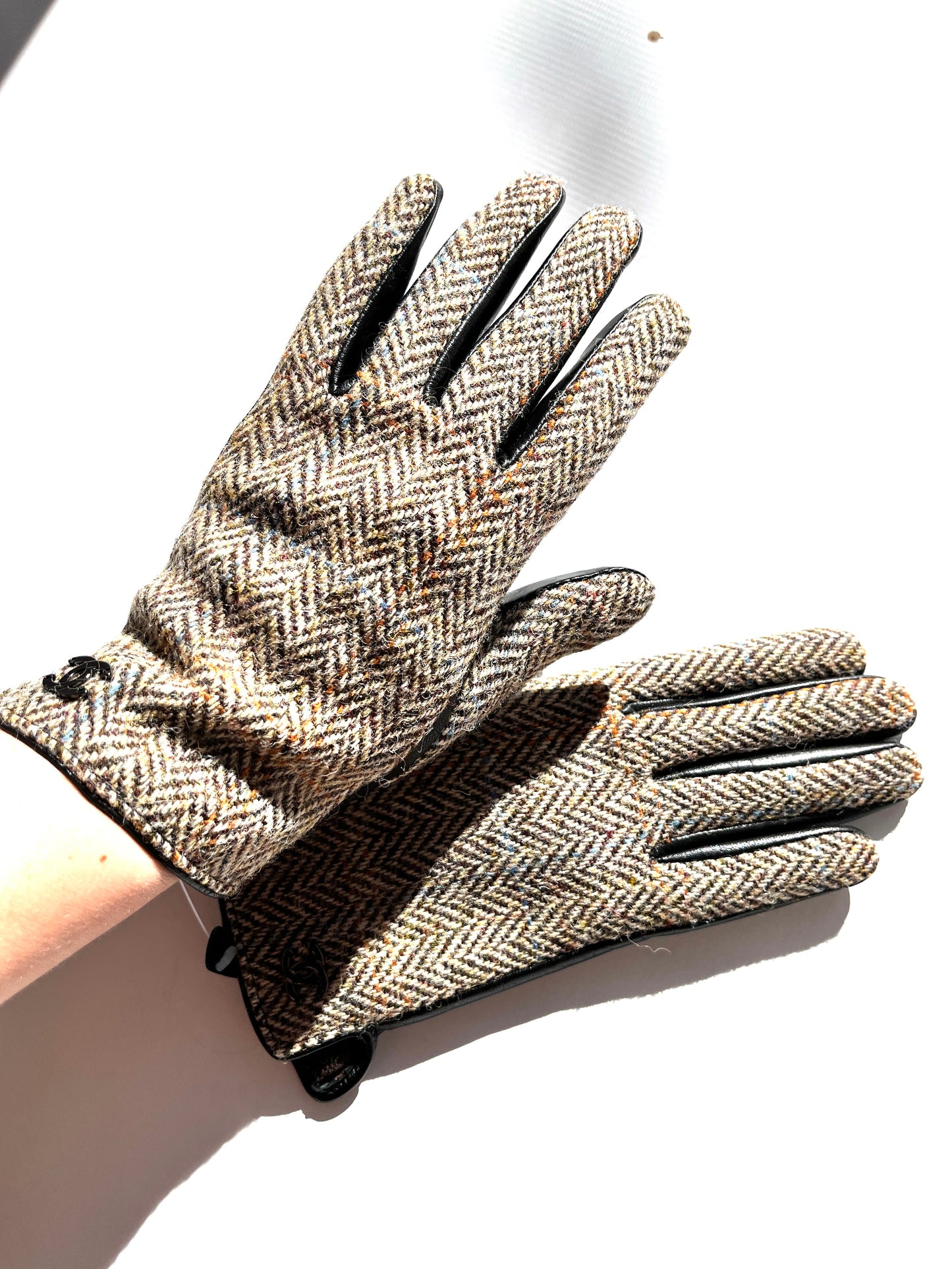 New CHANEL CC Wool Leather Black Beige Gloves M