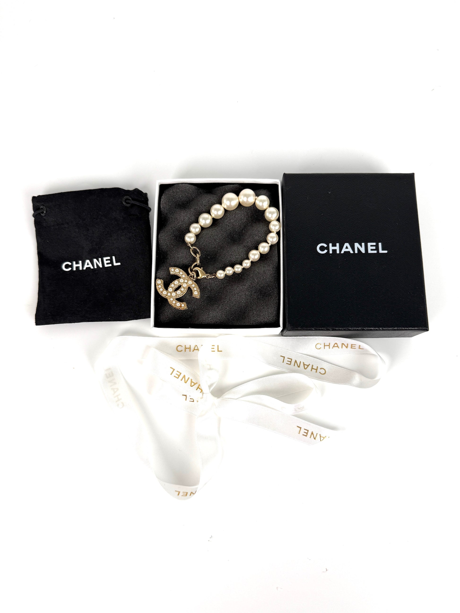 CHANEL Faux Pearl Strass CC Charm Gold Tone Adjustable Graduated Bracelet 