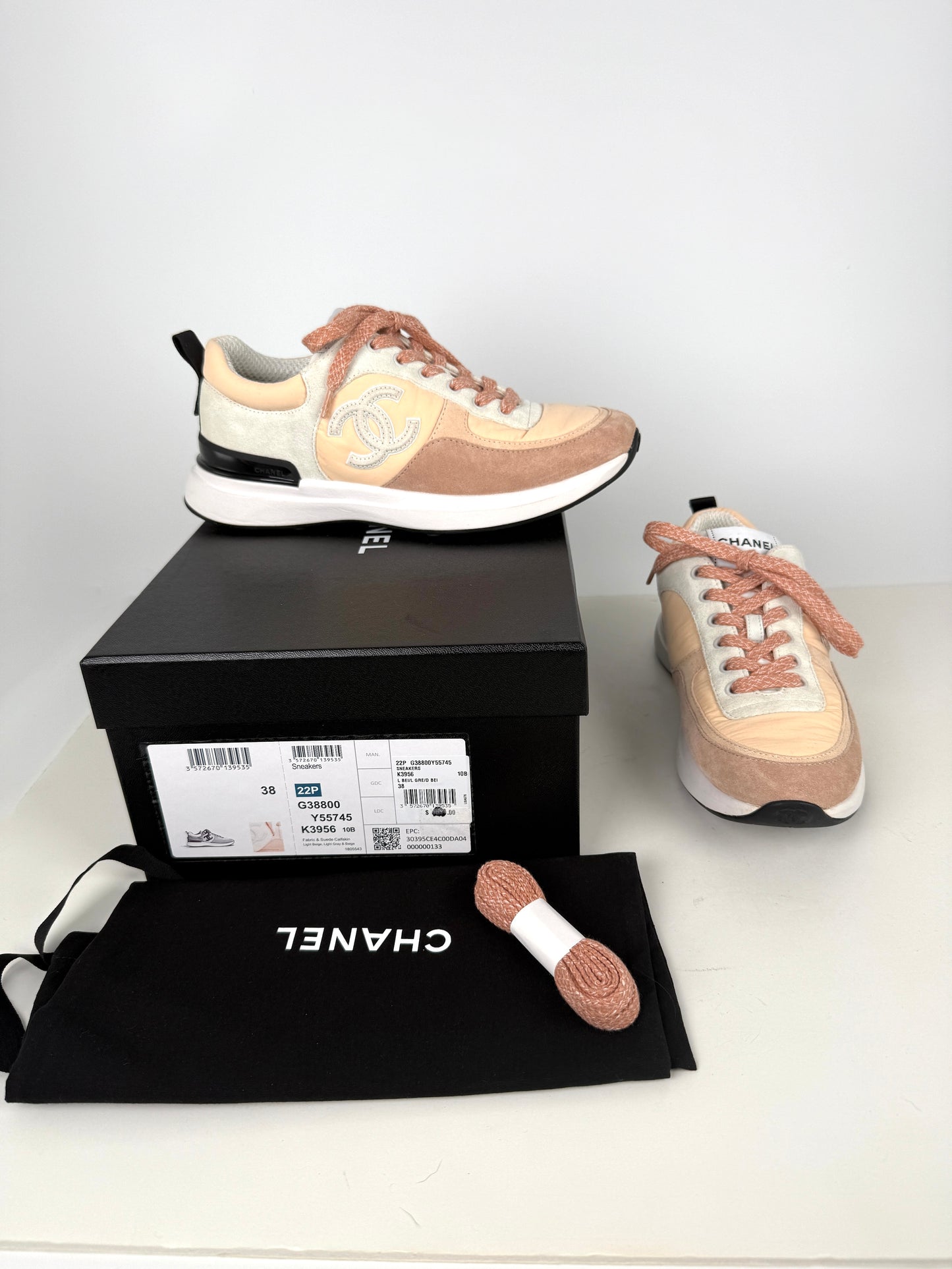 CHANEL CC Interlocking Multicolor Logo Light Beige, Gray 22P Sneakers 38, 7