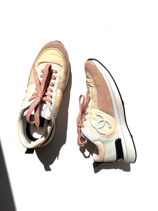 CHANEL CC Interlocking Multicolor Logo Light Beige, Gray 22P Sneakers 38, 7