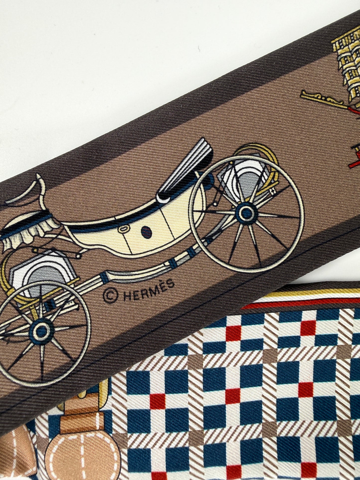 HERMES Les Voitures Nouvelles Bleu Rouge H Marron Glace Silk Calfskin Leather Fringes Twilly Scarf New