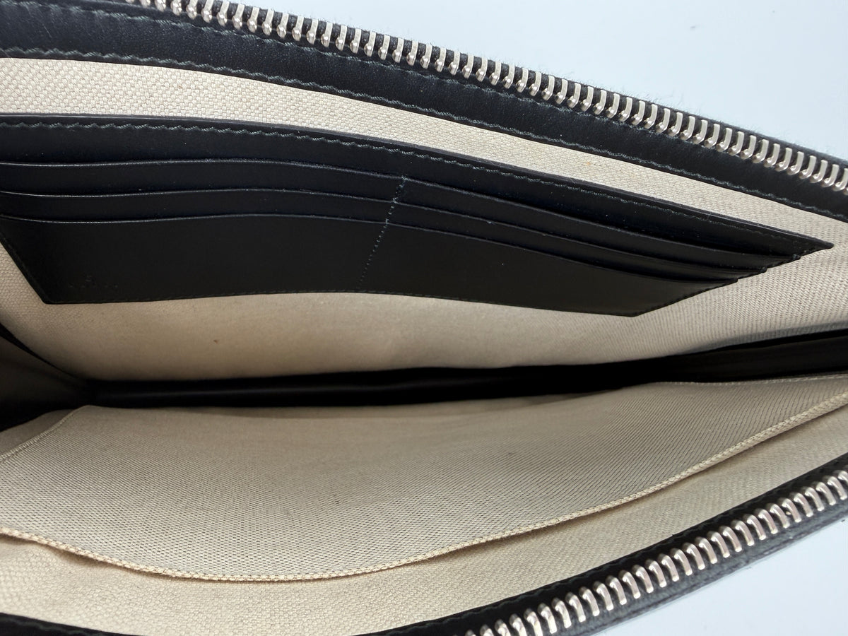 GUCCI Black Tiger Print Gucci GG Supreme Canvas Leather Pouch Clutch Wristlet