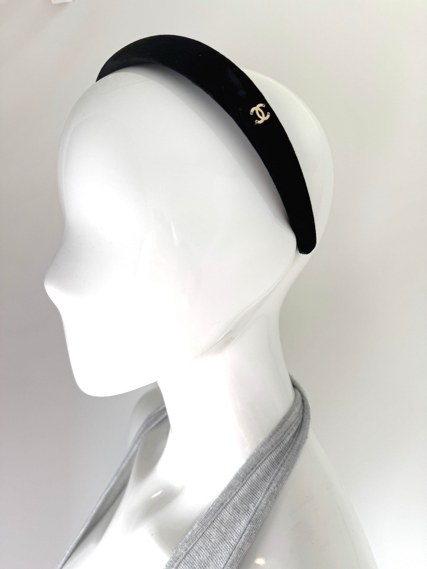 CHANEL CC Logo Black Velvet Headband