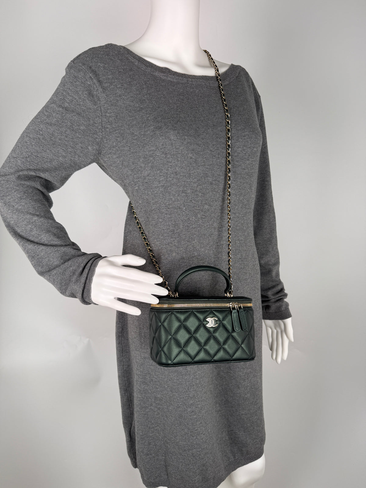 CHANEL Vanity Iridescent Lambskin Quilted Green Small Top Handle Case with Chain Bag New