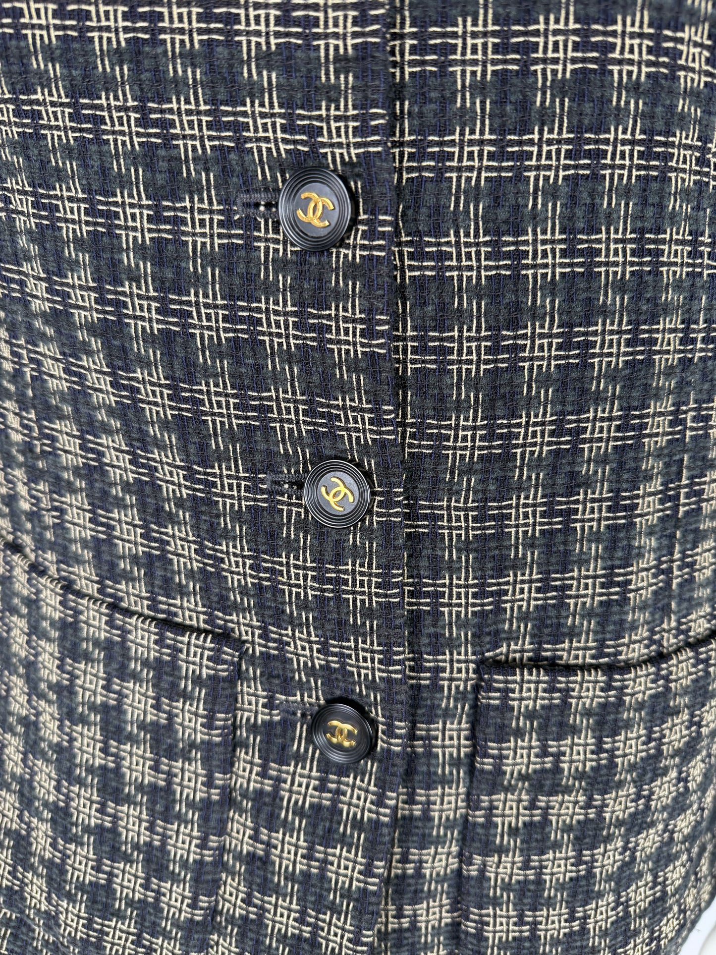 CHANEL Vintage Boutique Collared 1995 Single Breasted Check Black Beige Tweed Jacket Blazer 36 4