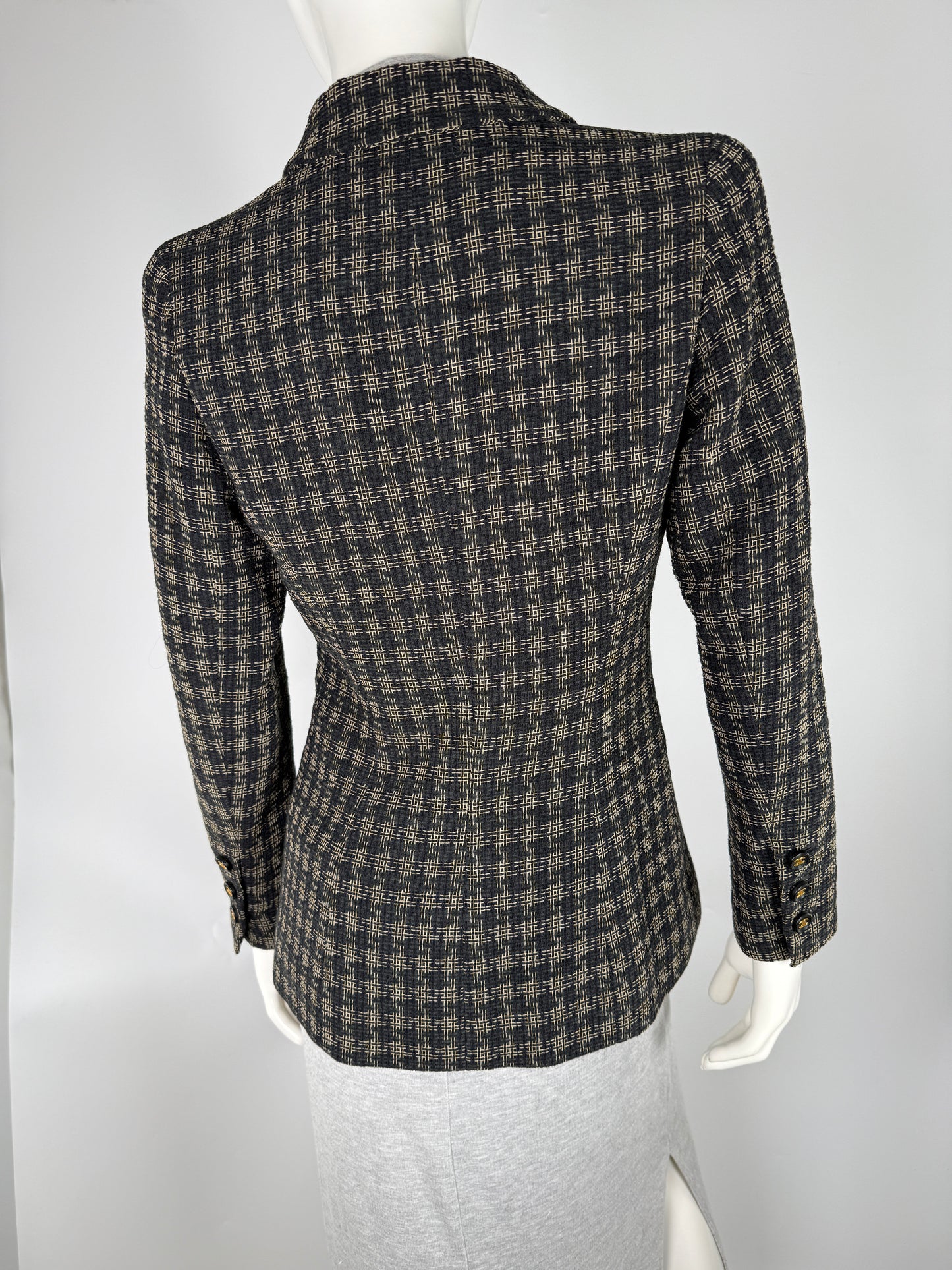 CHANEL Vintage Boutique Collared 1995 Single Breasted Check Black Beige Tweed Jacket Blazer 36 4