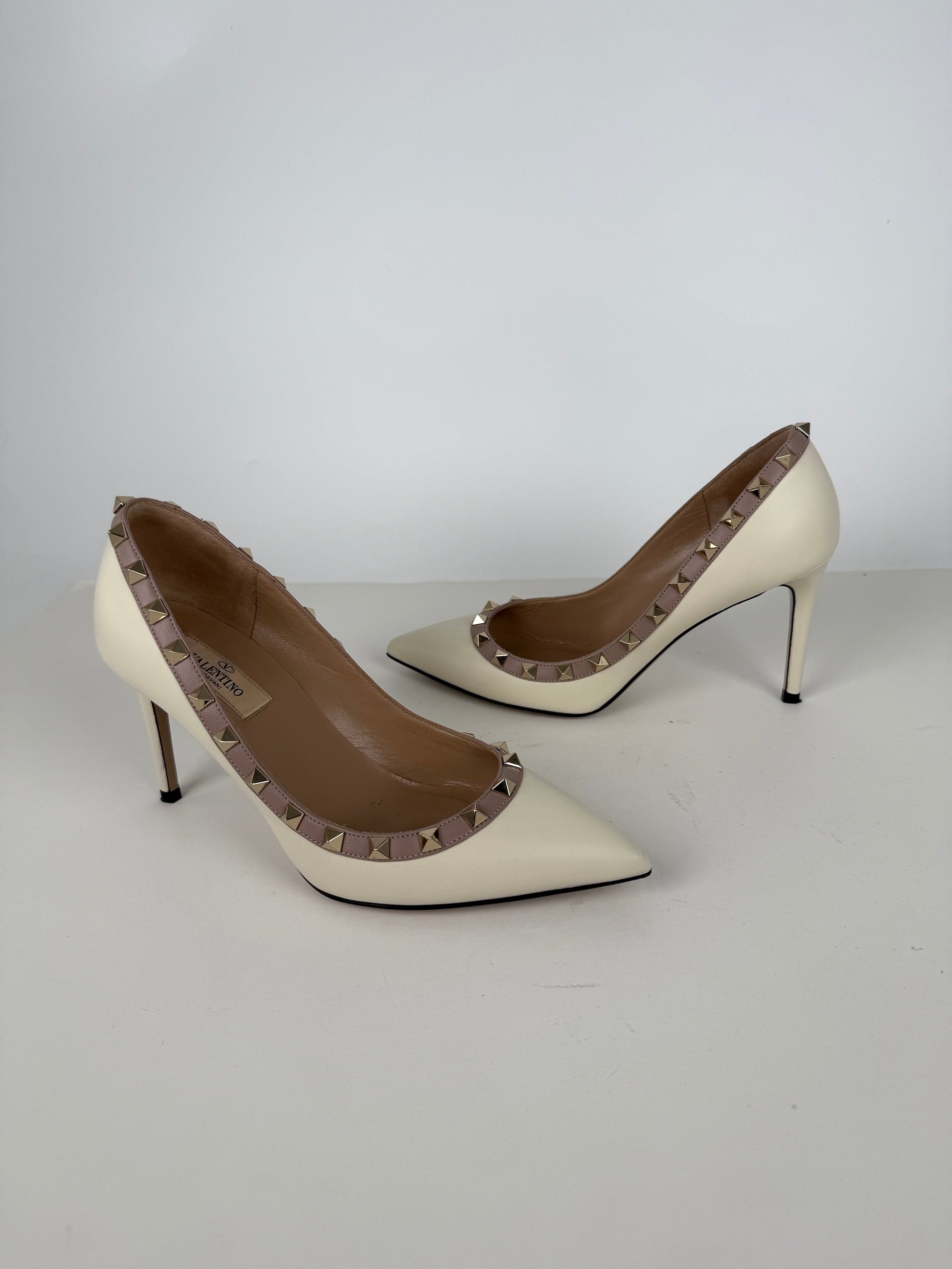 VALENTINO Rockstud Ivory Nude Leather Heel Pumps 37.5, 7.5
