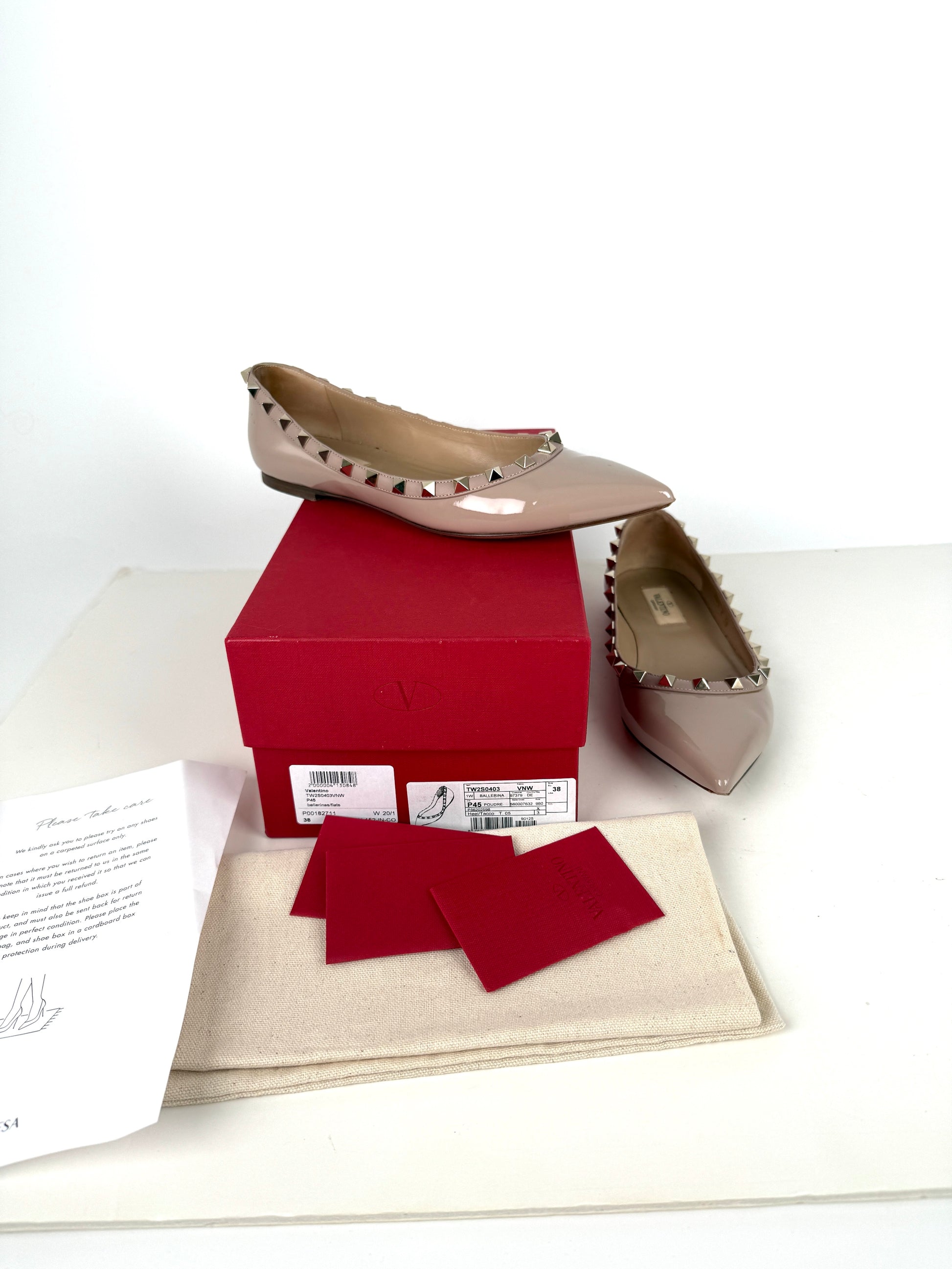 VALENTINO Rockstud Nude Poudre Patent Leather Flats 38, 7.5
