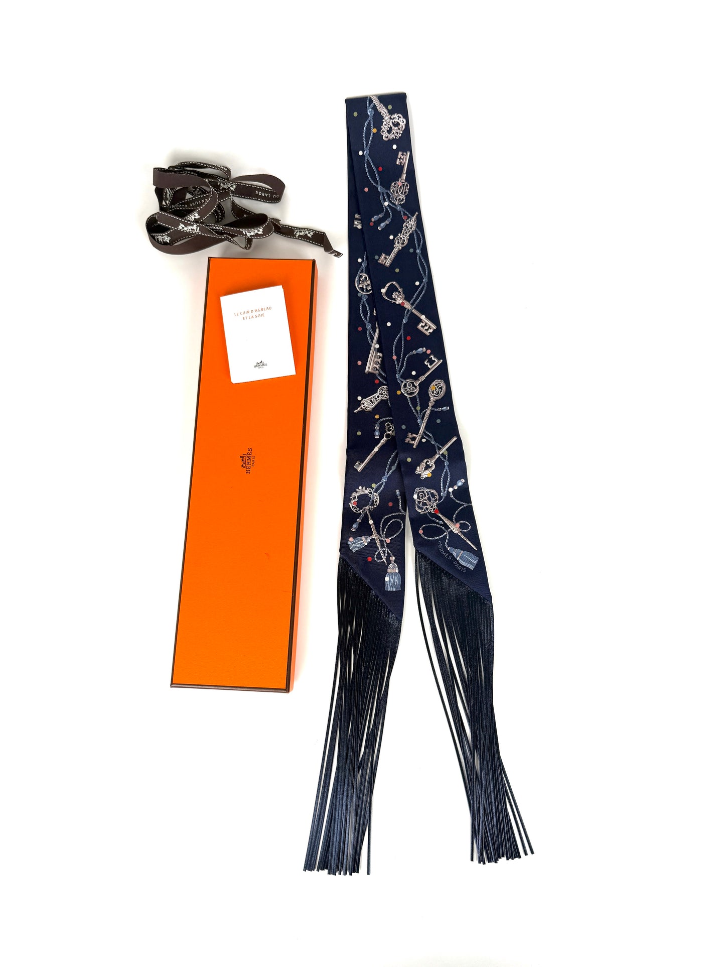 HERMES Les Cles a Pois Bleu Marine Gris Argent Silk Calfskin Leather Fringes Twilly Scarf New
