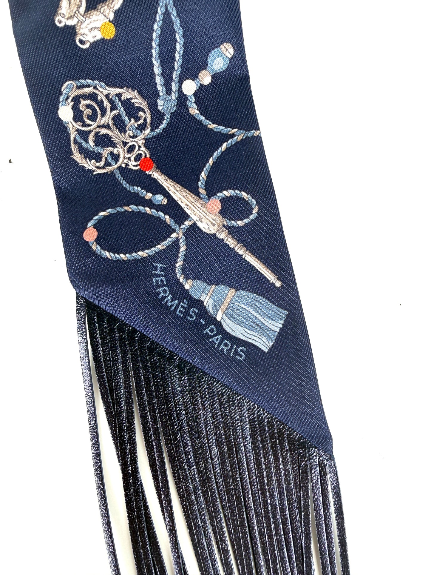 HERMES Les Cles a Pois Bleu Marine Gris Argent Silk Calfskin Leather Fringes Twilly Scarf New